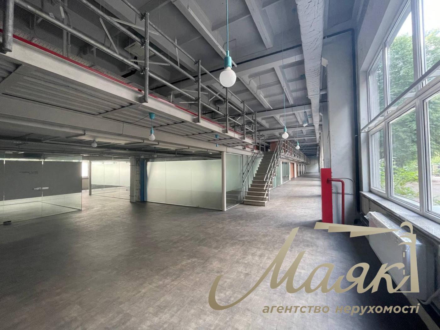 Аренда офисного помещения 1712м2 возле м. Политехнический институт