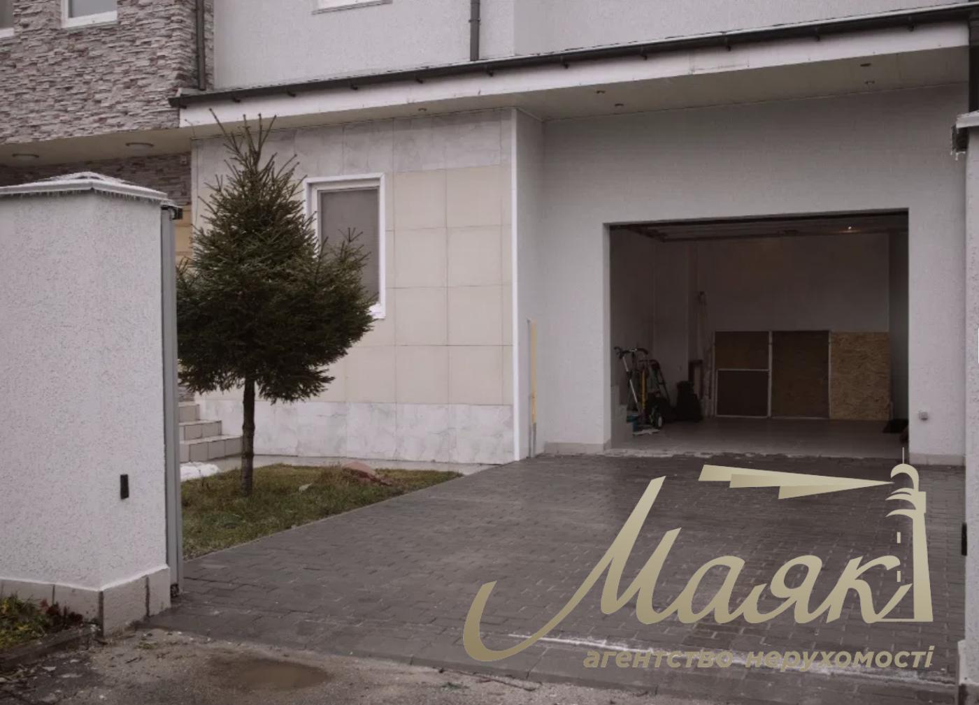 Продаж 2-х поверхового будинку 250 м², Хотів