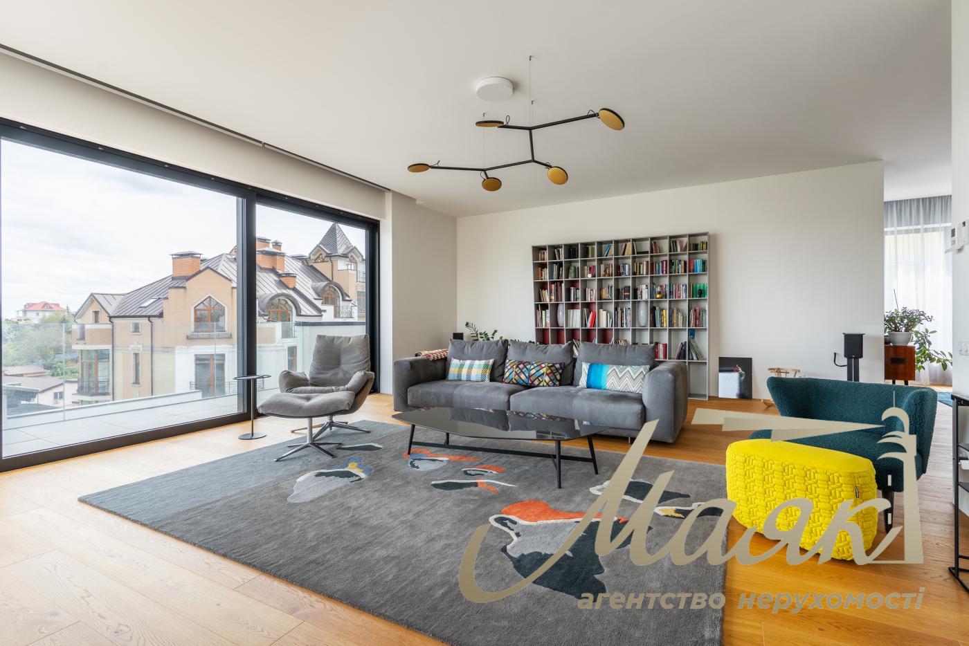 Продаж будинку на Батиєвій горі з розкішним краєвидом, Київ, Центр.