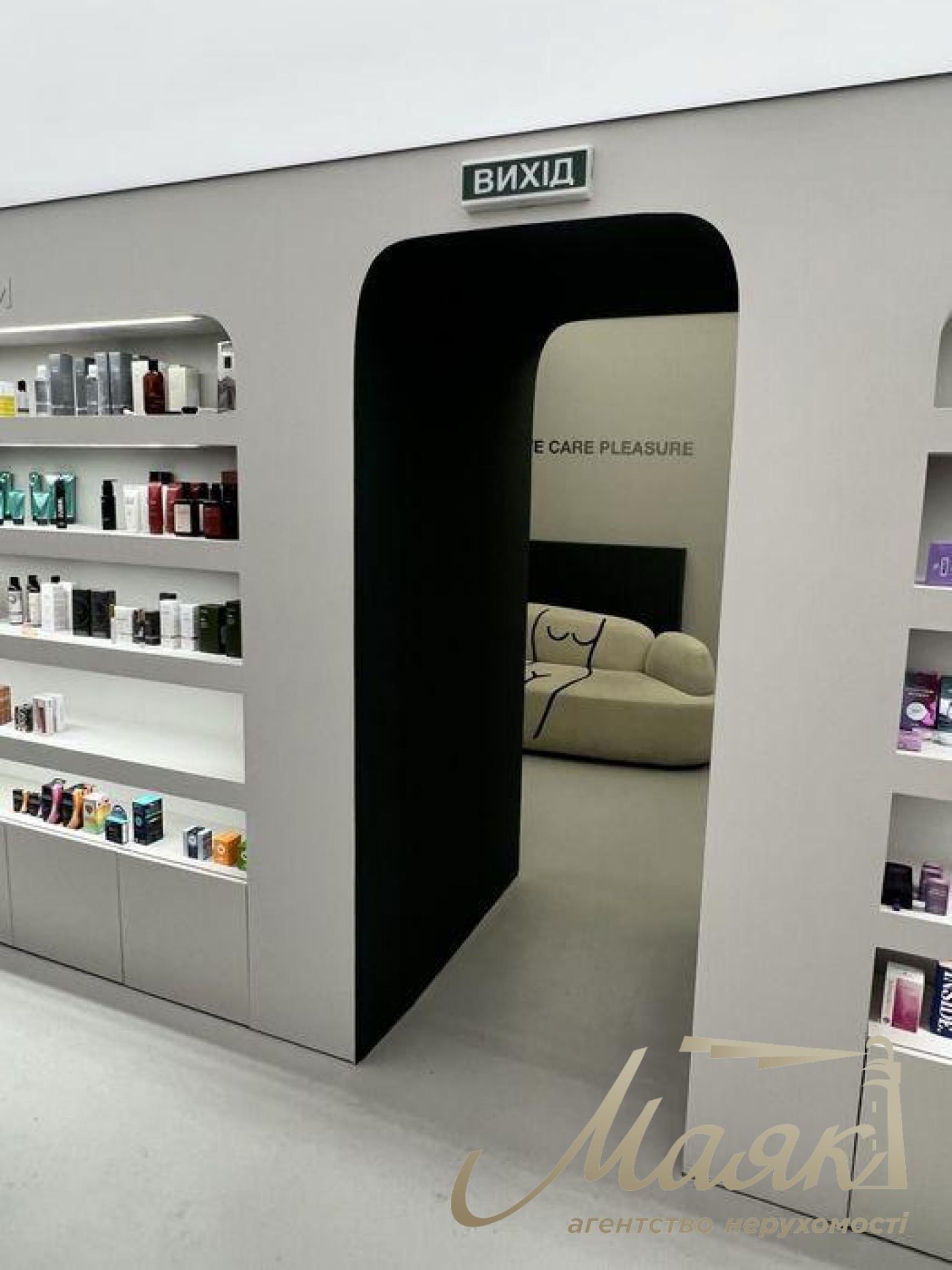 Аренда фасадного помещения 95 м.кв, ул. Бассейная, Бесарабка