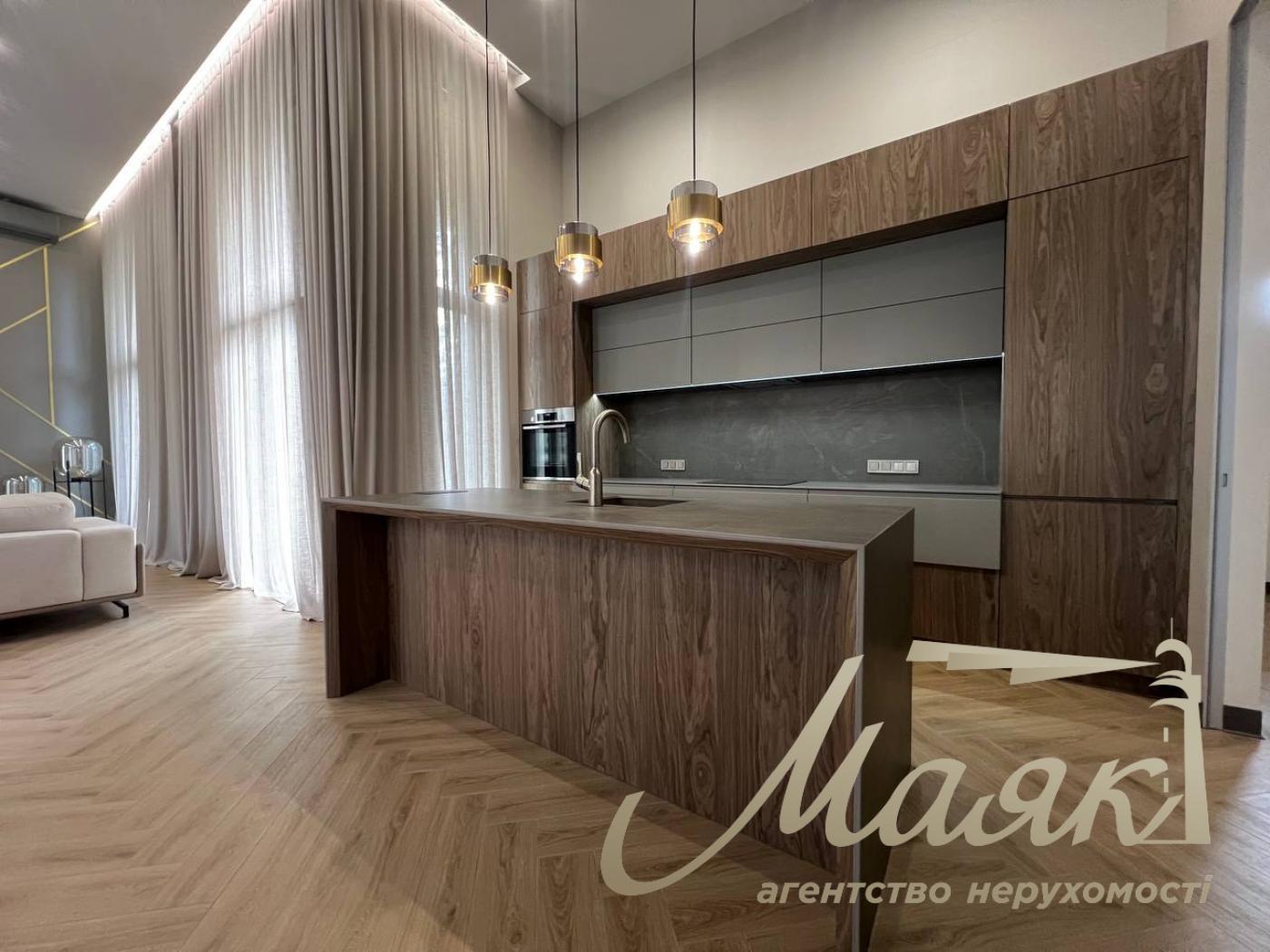 Modern one-storey house with swimming pool in Kozyń