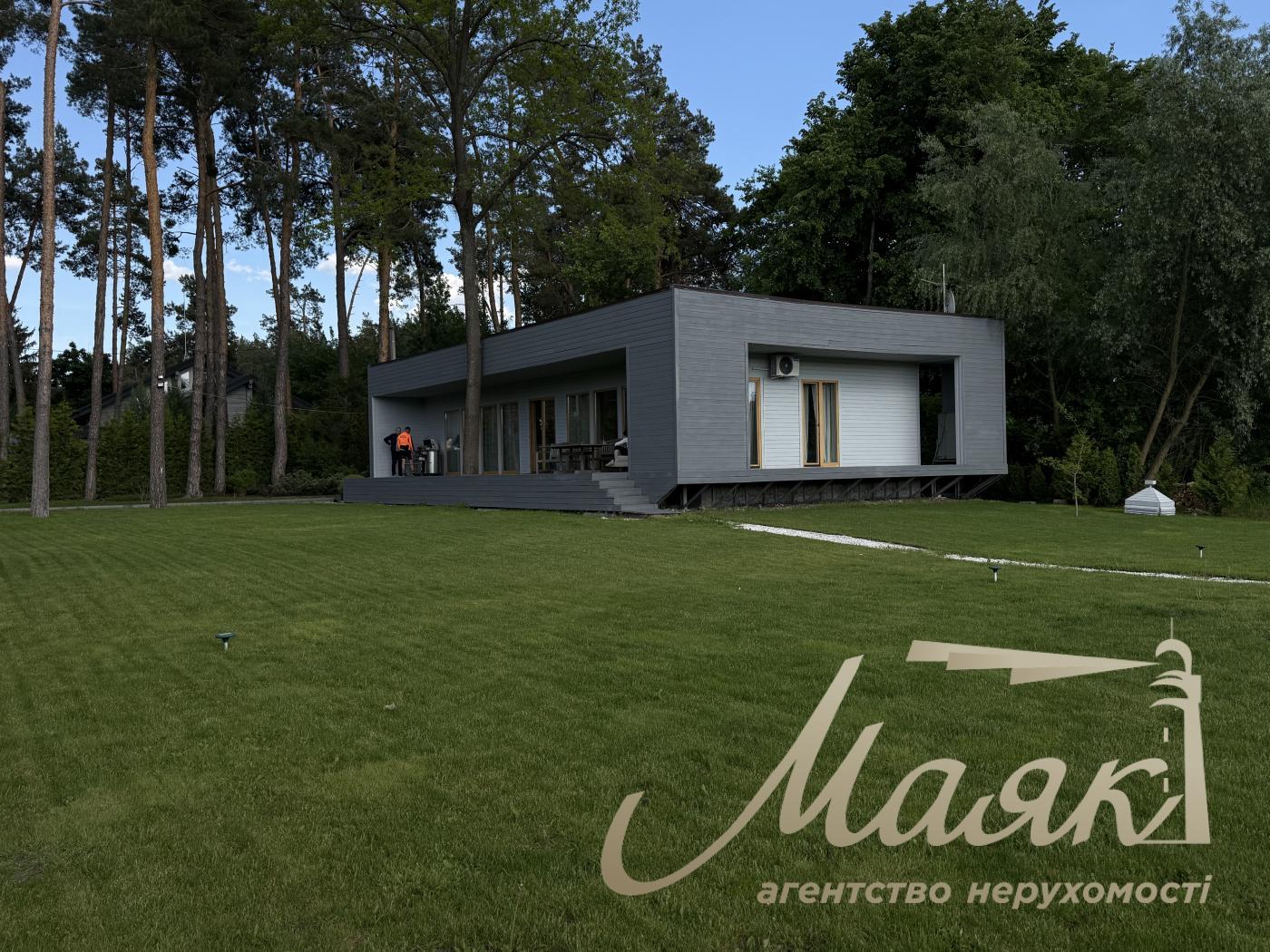 Оренда затишного будинку 280м2 з видом на озеро в Конча-Заспі, Хутір Мрігі.
