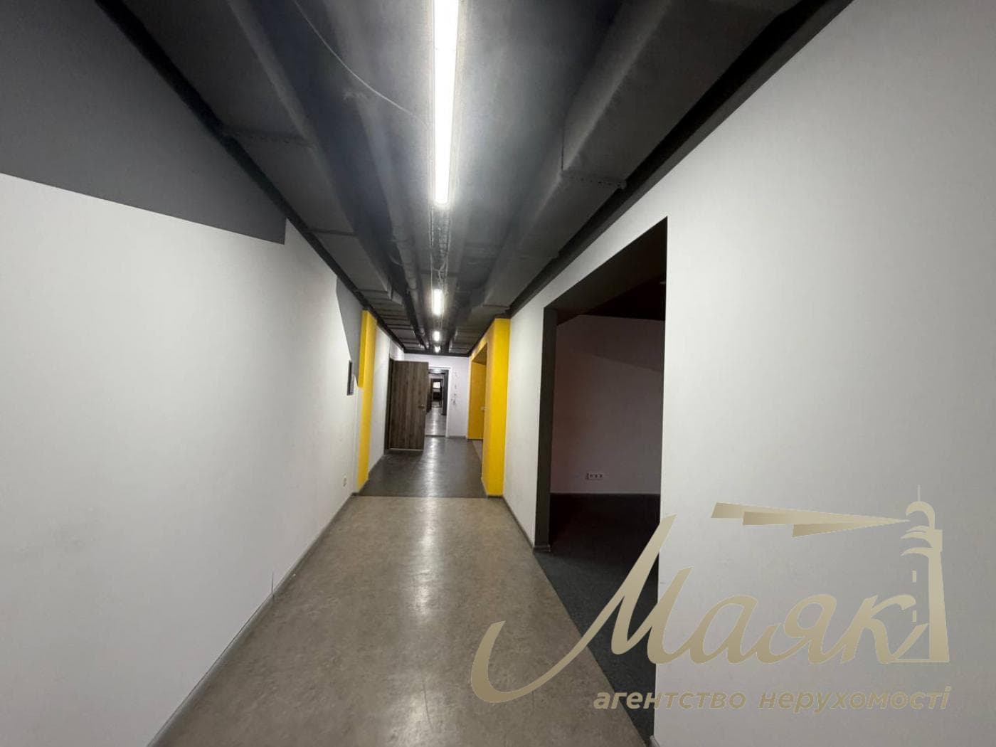 Оренда офісу площею 750 м² у бізнес-центрі «Доміно», вул. Нижній Вал, 51, Поділ.