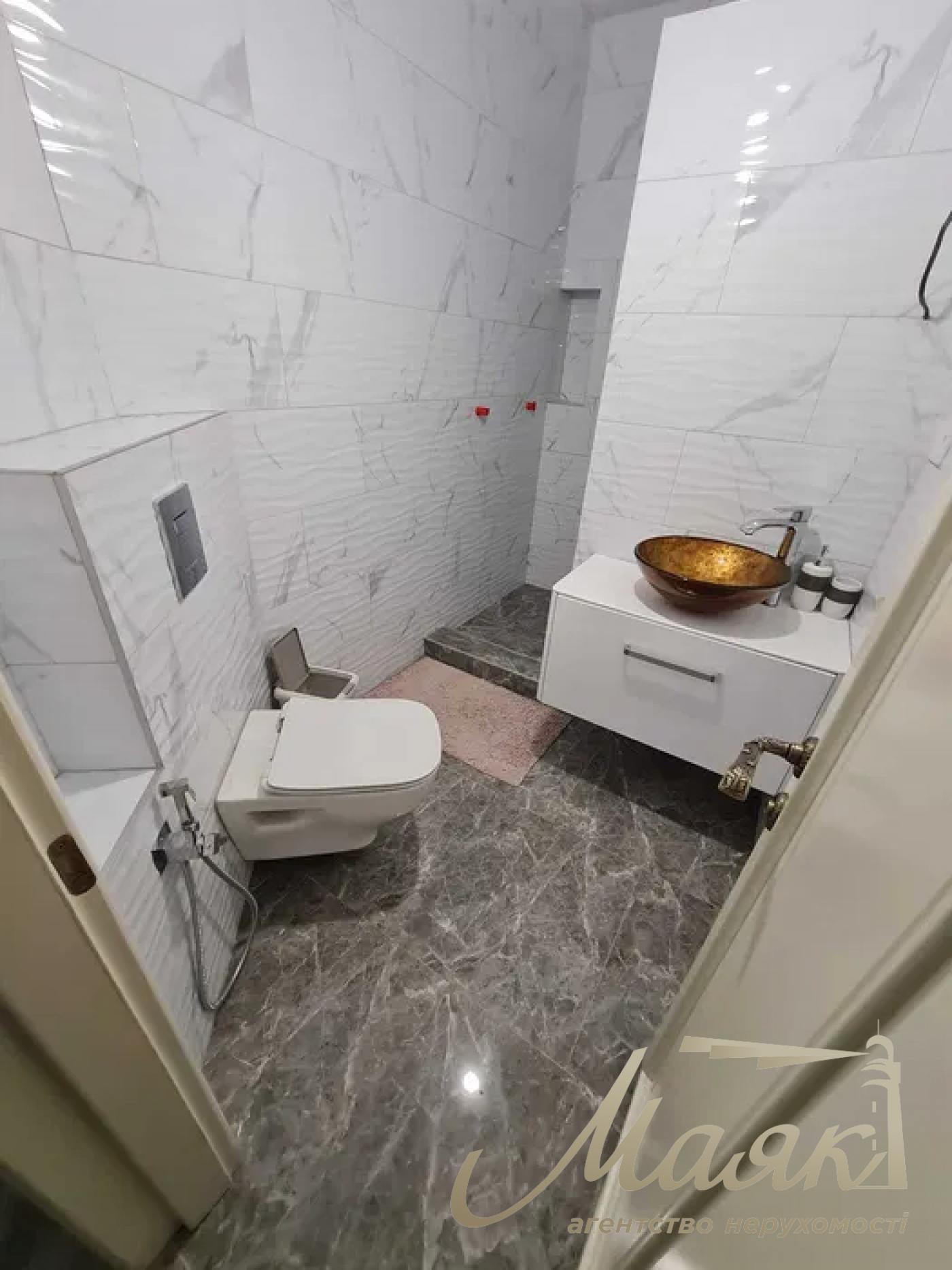 Sale of 3-storey house 240 sq.m. Obolon. Kyiv.