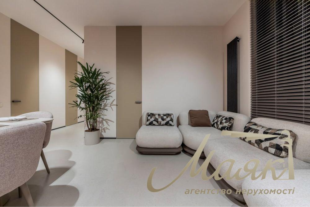 For sale 3-room apartment in Residential Complex Novopecherskie Lipki