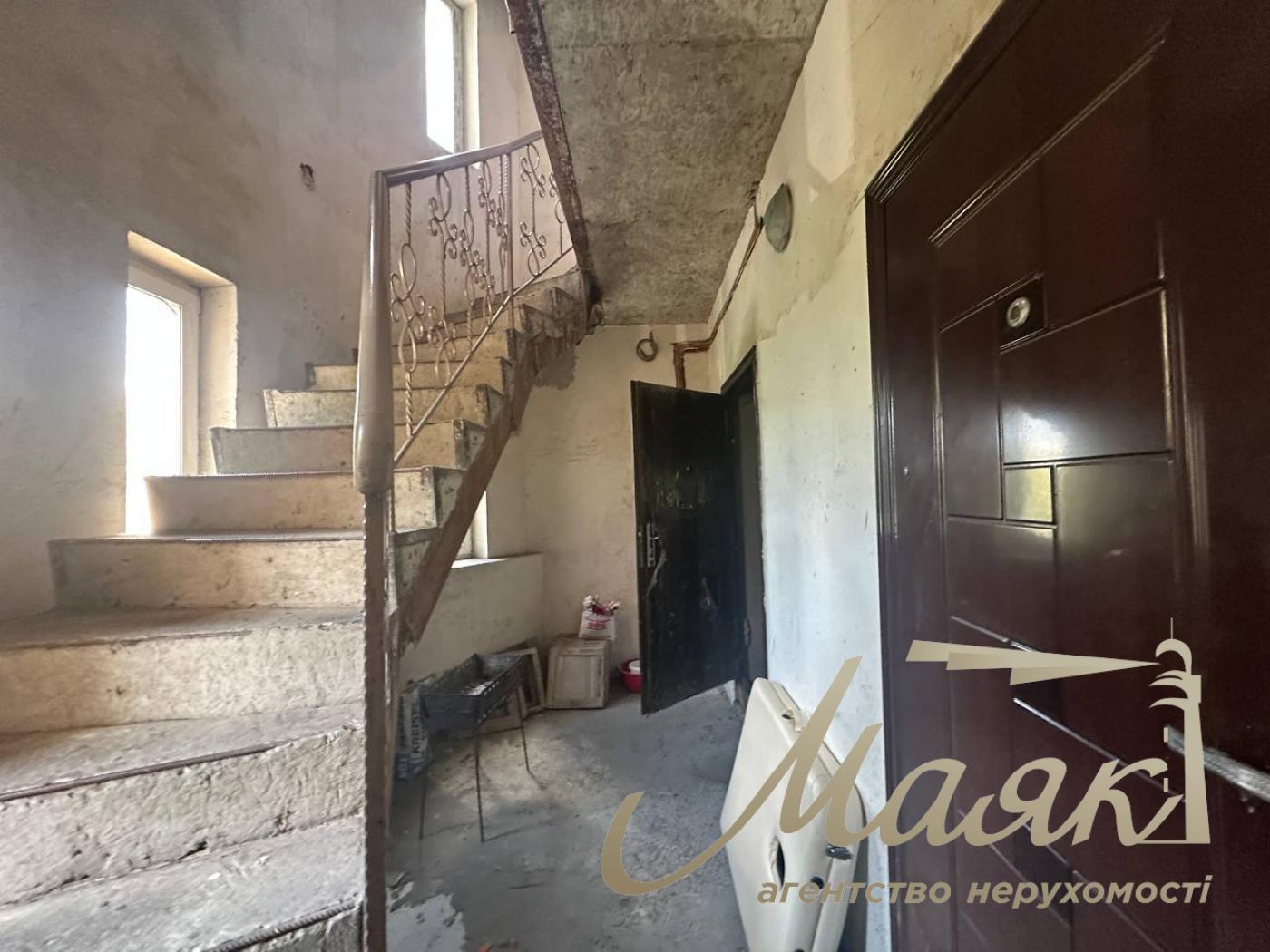 Продажа дома 1000м2 по ул.Ольжича 44, Шевченковский район.