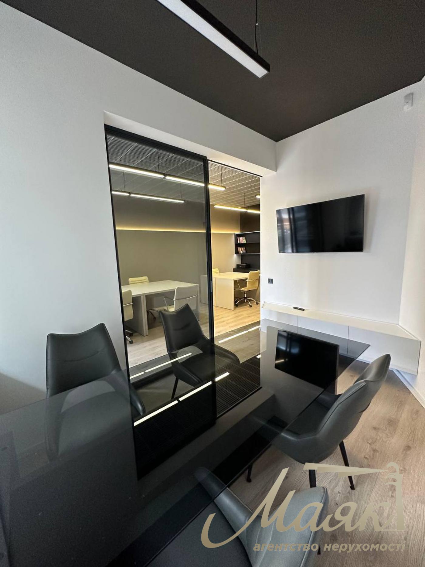 Оренда мебльованого офісу в ЖК RiverStone, Дніпровська набережна.