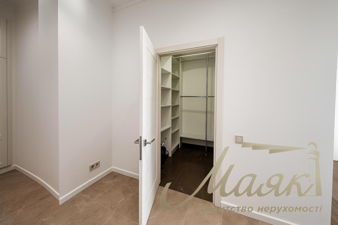 Оренда 3-кімнатної квартири в ЖК "Новопечерські Липки", вул. Андрія Верхогляда, Центр