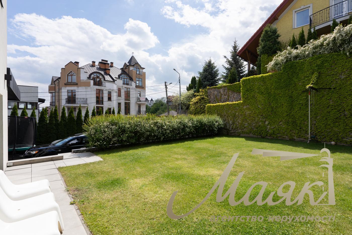 Продаж будинку на Батиєвій горі з розкішним краєвидом, Київ, Центр.