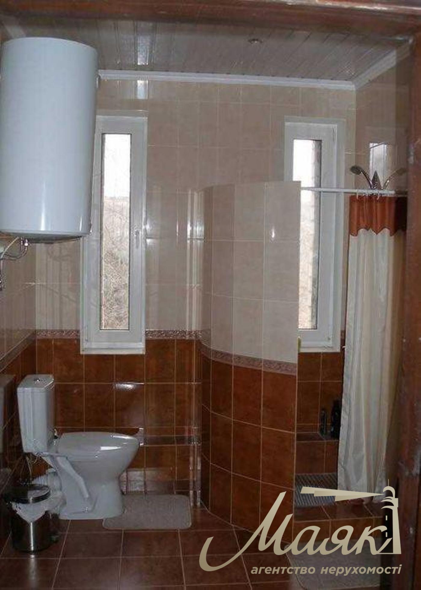 Продаж 3х-поверхового будинку, загальна площа 388 кв. м. Хотів, Києво-Святошинський район, Київська область.