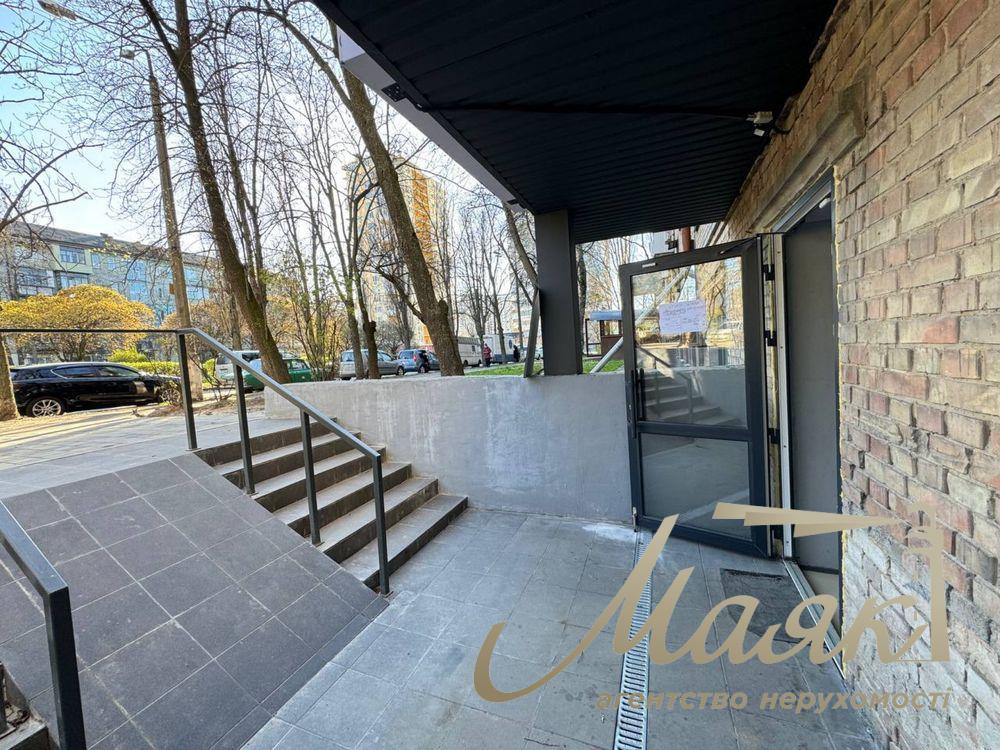 Sale of a shop with tenants, Antonova St. Facade