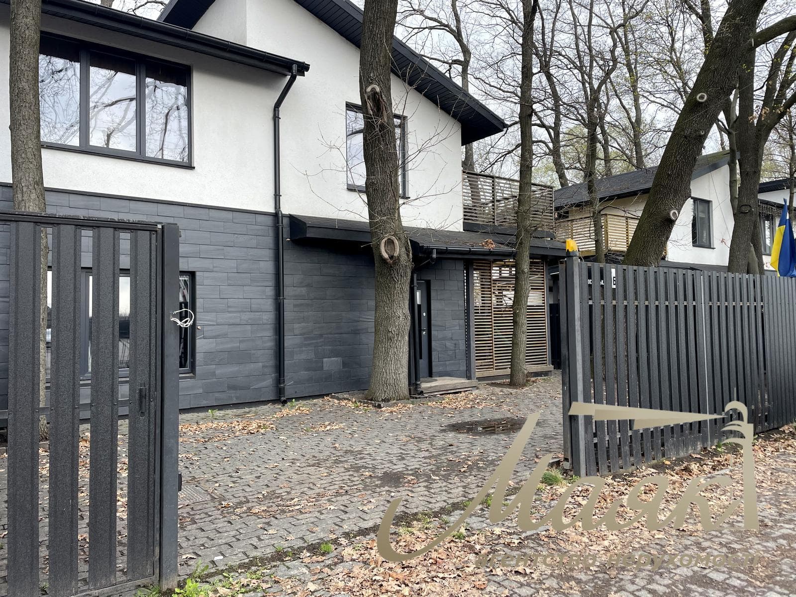 For sale duplex 114m2 in LCD Mallorn, Kryukovshchyna village, Yaroslavskaya street, 5B, Kyiv-Svyatoshinsky district.