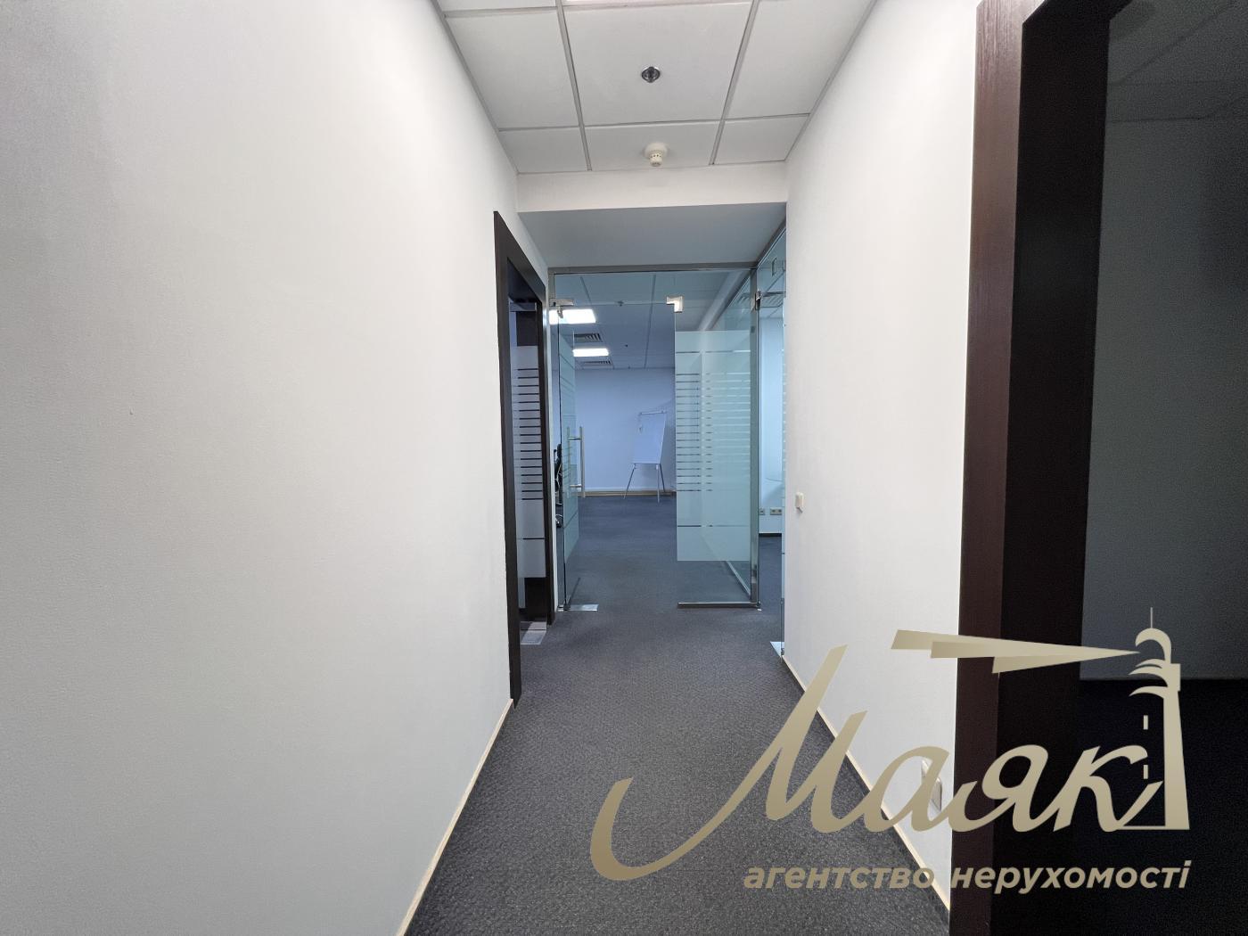 Оренда офісу 77 кв.м в БЦ Леонардо по вул. Богдана Хмельницького 52/17