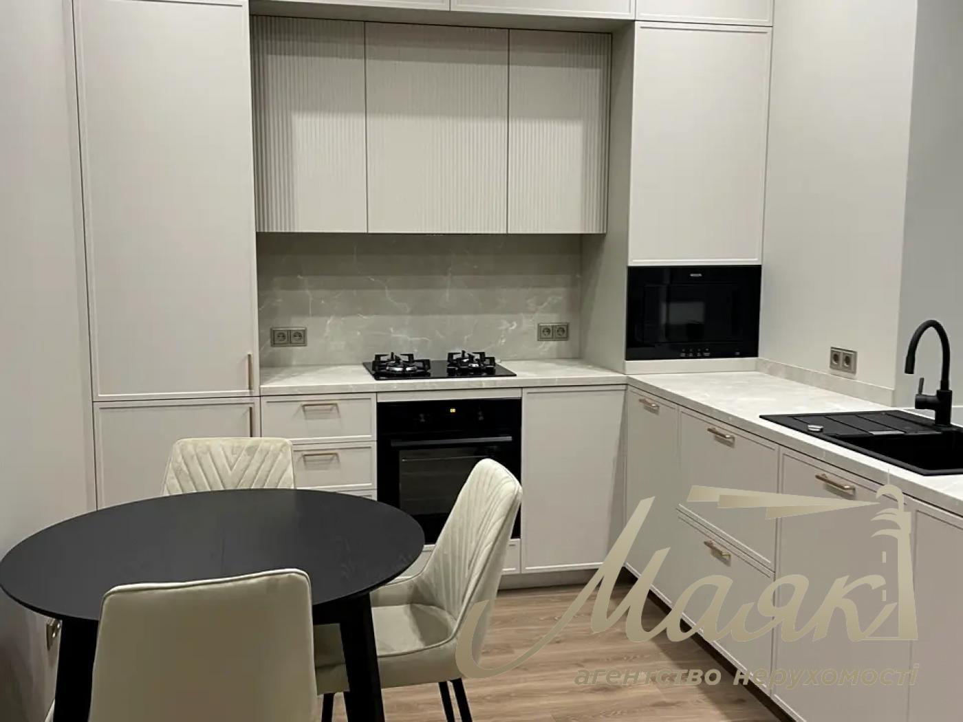 Rent 3-room apartment 75 m², Lutheranskaya street, Center