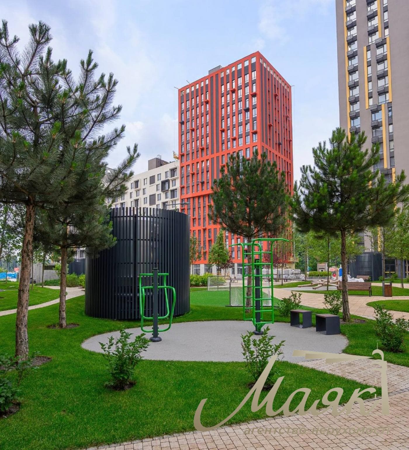 Продаж комерційного приміщення, фасад 55,3 м², ЖК «Світло Парк»