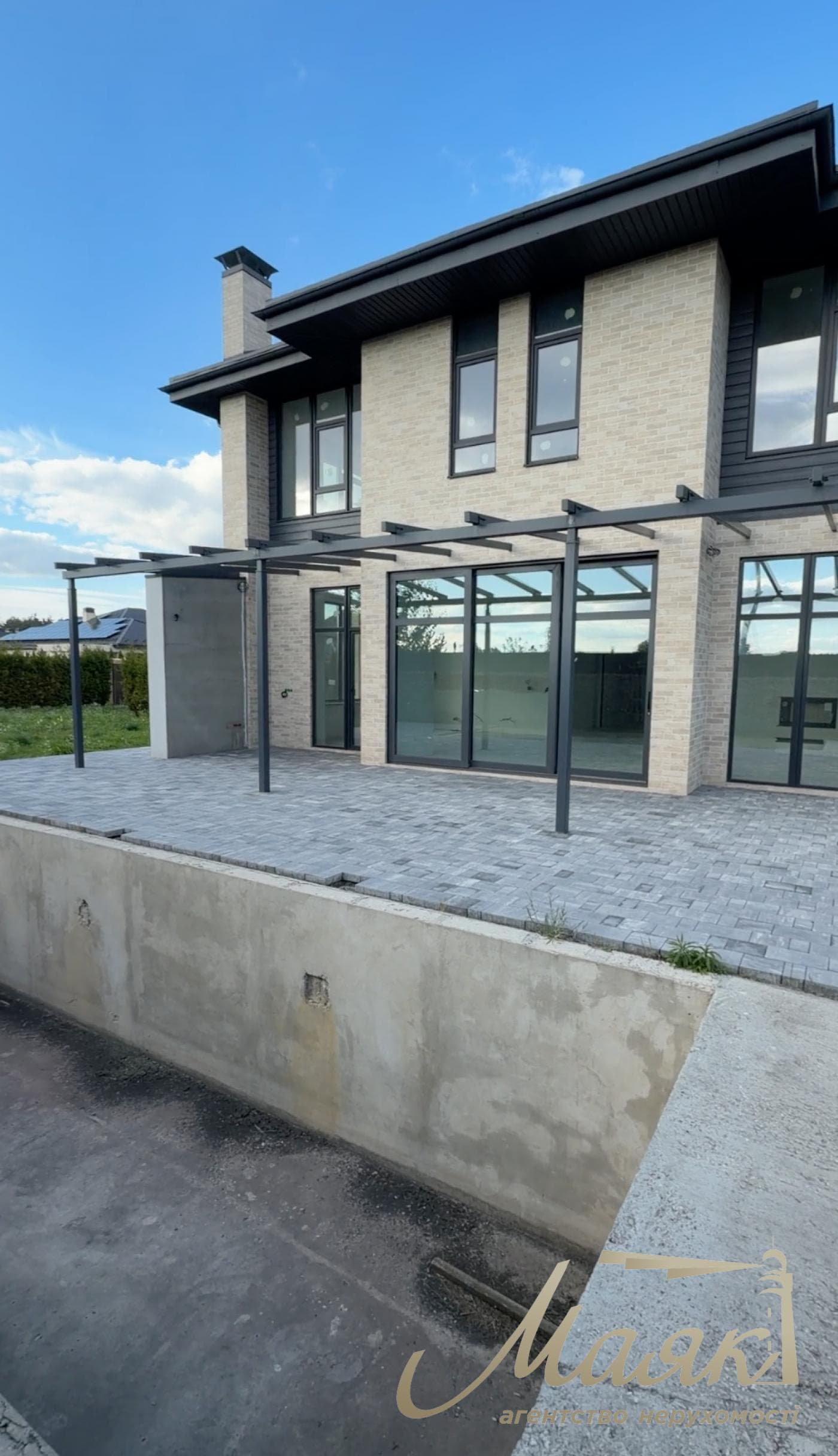 Продаж 2-поверхового будинку площею 300 м², КГ Хутір Ясний