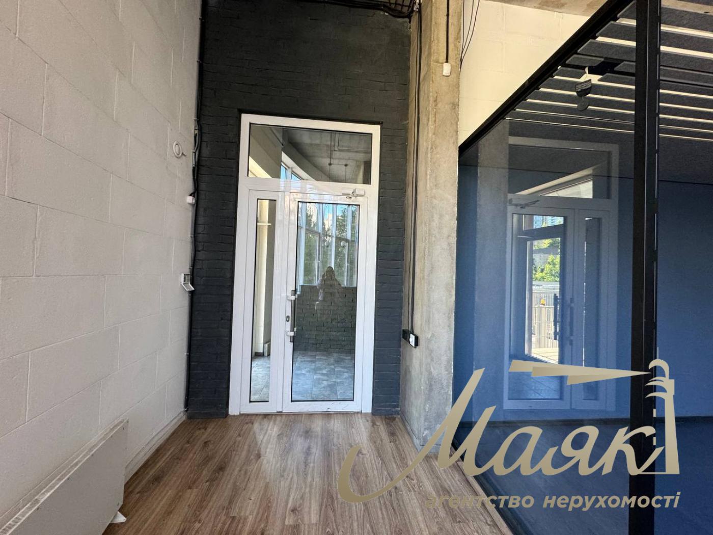 Sale of commercial premises 160 m2 in residential complex Prestige Hall, Tyutyunnika 37/1, Center