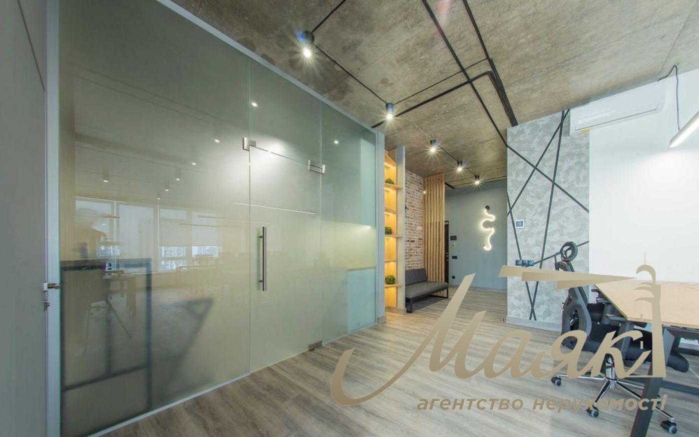 Office for rent 90m2 in LCD Kadorr on Zhilyanskaya street 68, Olimpiyskaya street.