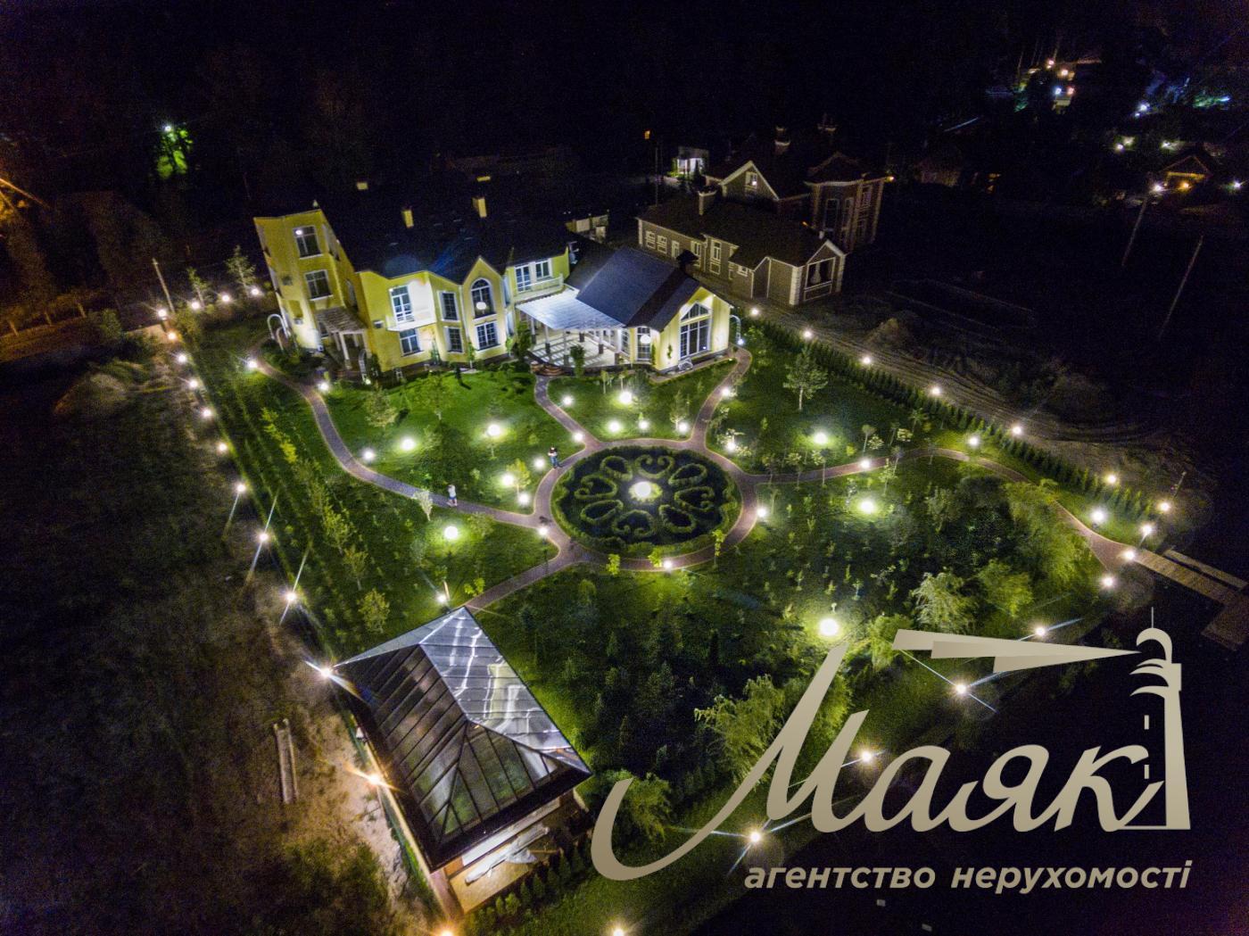 Rent of 3-storey house (840m2) s.Kozin