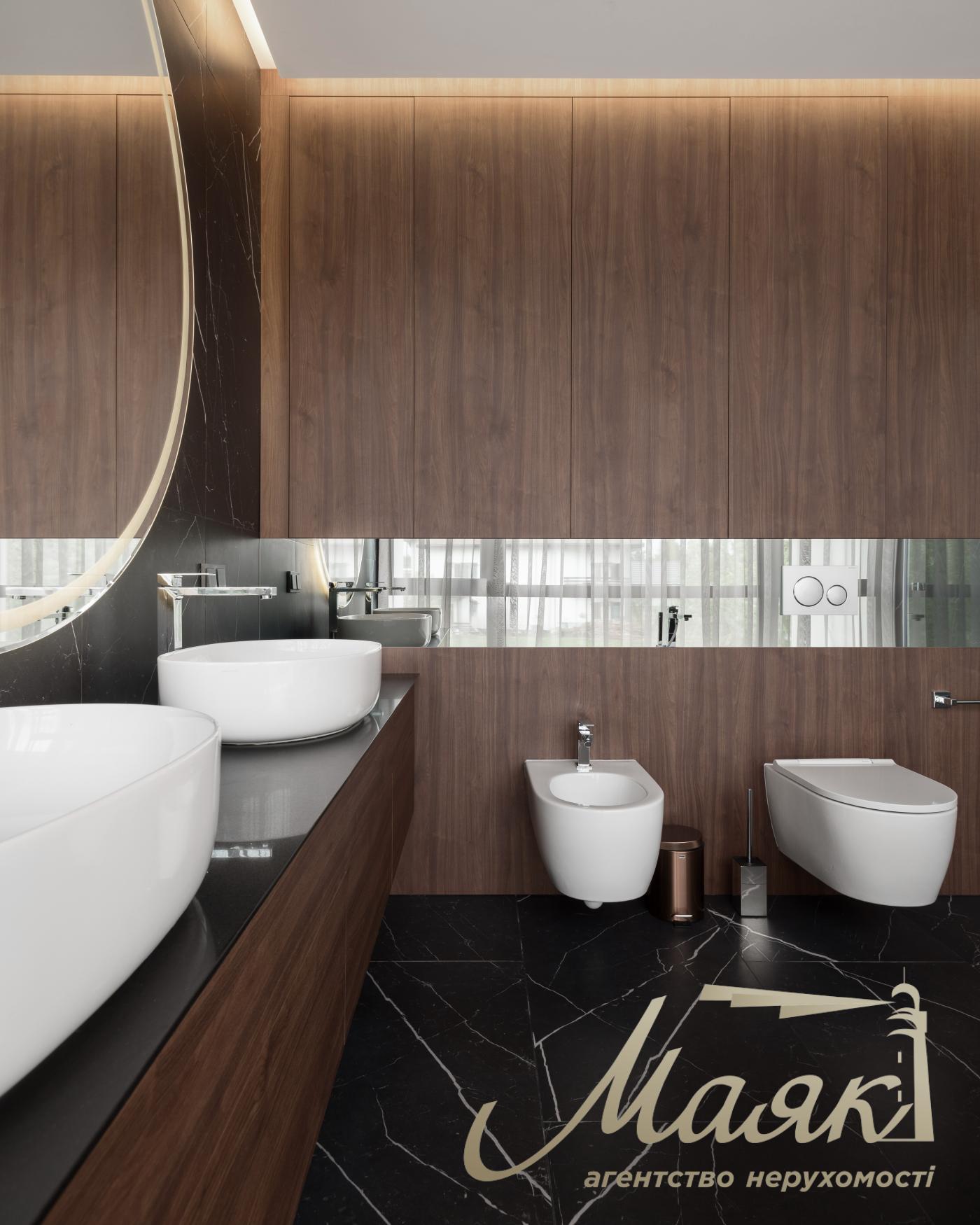 Sale of 2-storey townhouse 296m2, (3.5 hundredths) Kozin