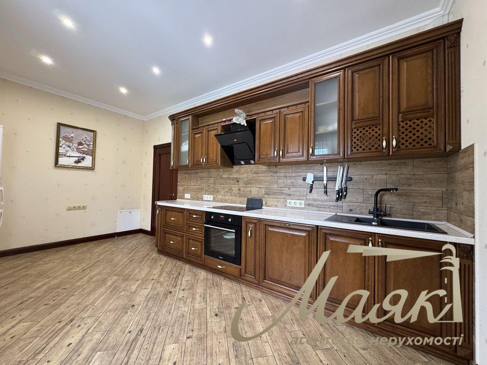 Продажа дома 260 м² с гостевым домом и баней c.Романков у Голубого озера, 10 соток, Обуховское направление, Киевская область.