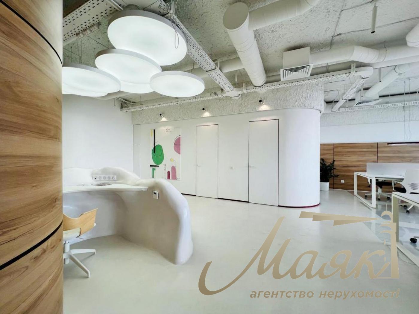 Office for rent 250 sq.m. Carnegie Tower, Pechersk