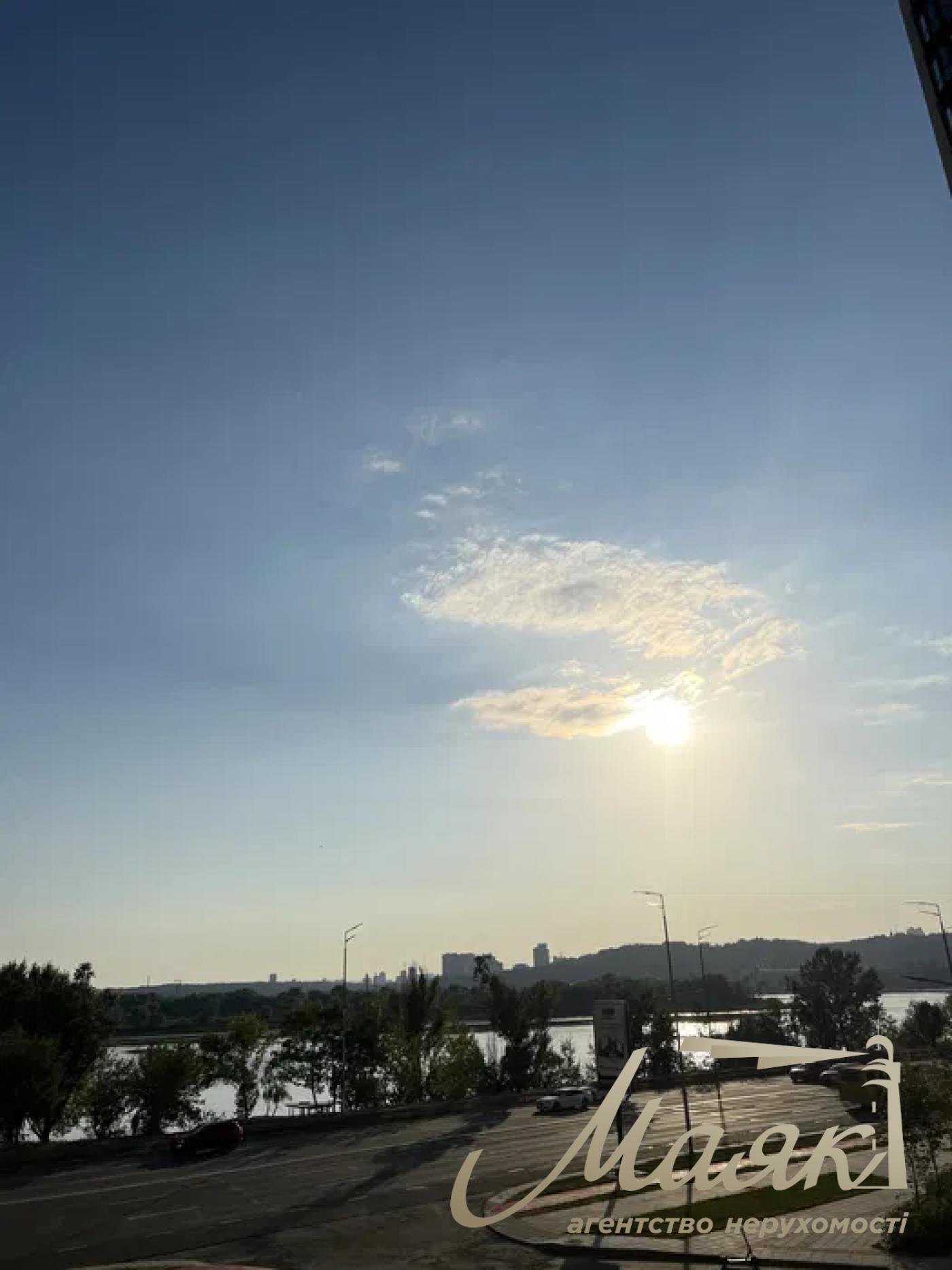 Sale of 2-room apartment in the Great residential complex, Dneprovskaya Embankment.