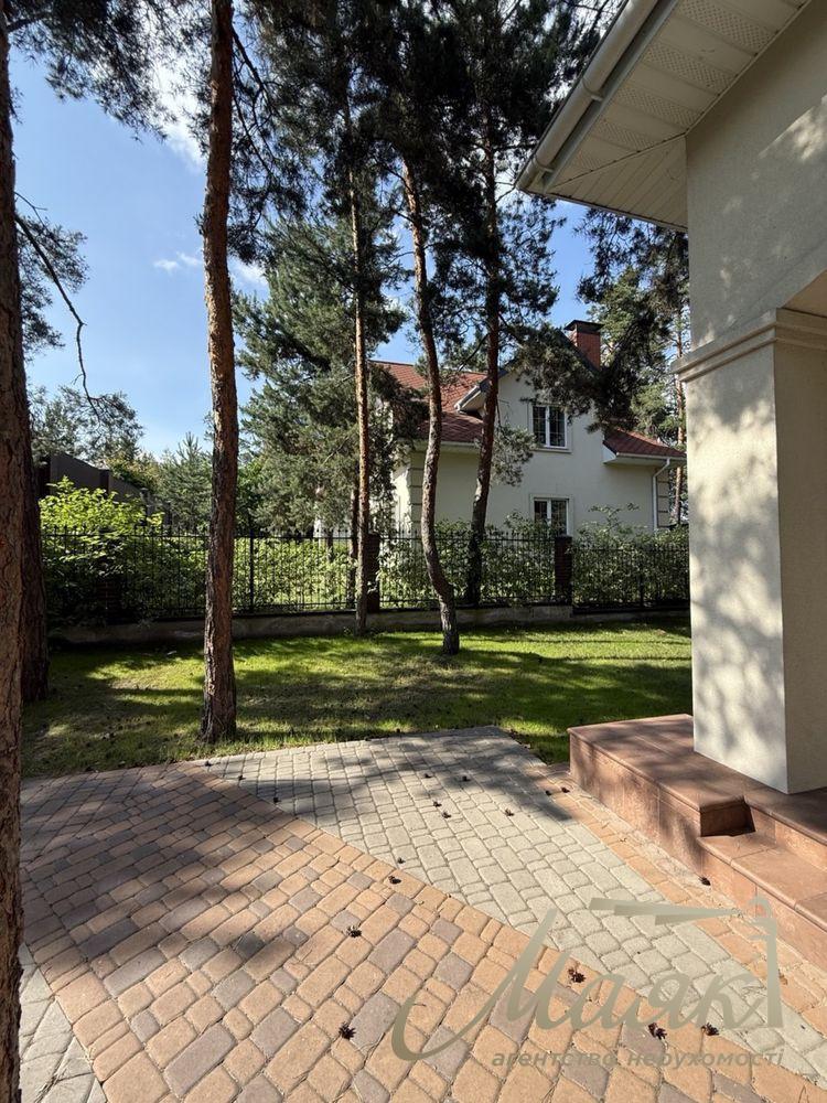 Продаж будинку в закритому КМ AlpenPark серед лісу