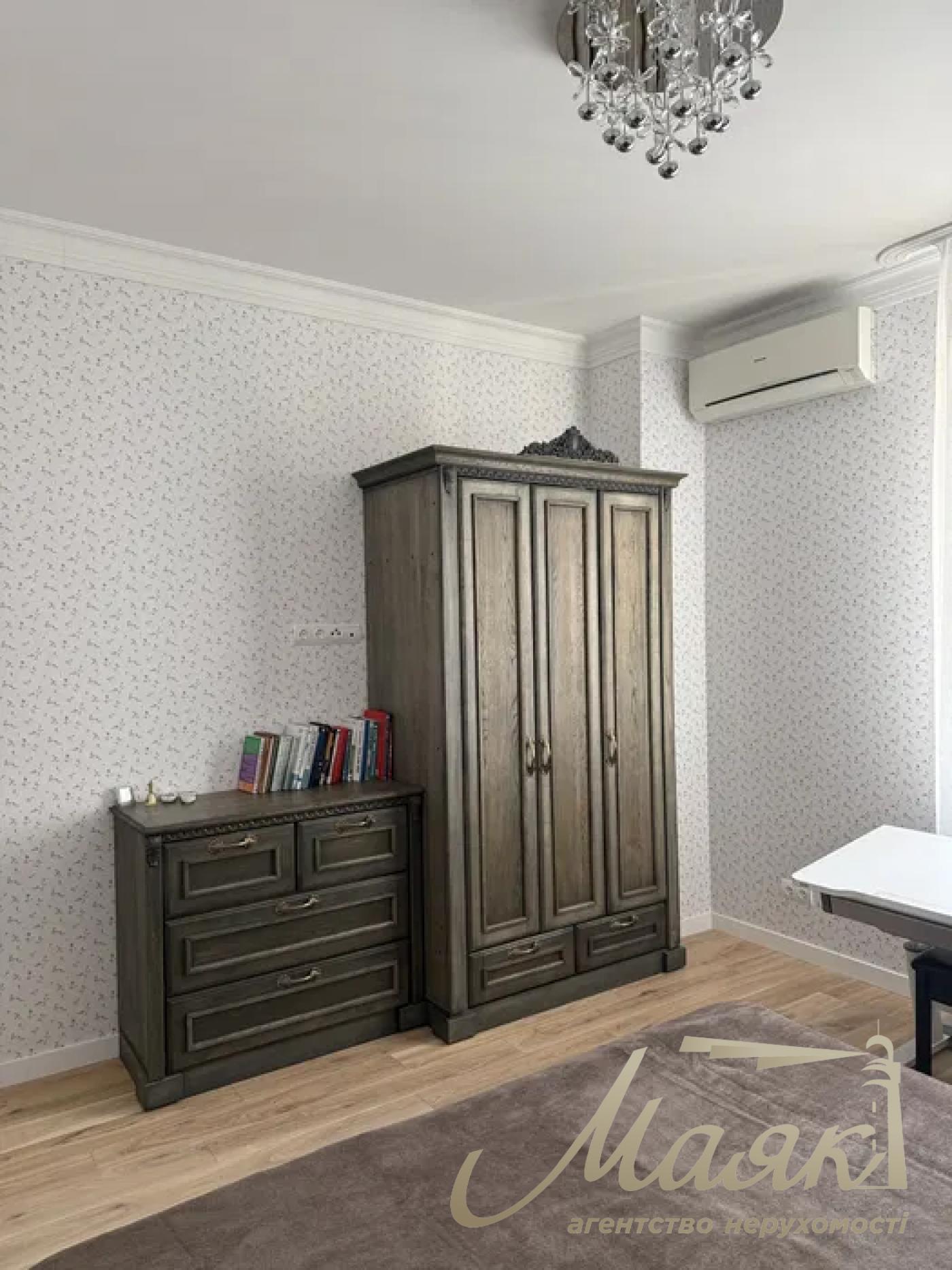 Продаж 2-к квартири в ЖК Граф Толстой, Центр