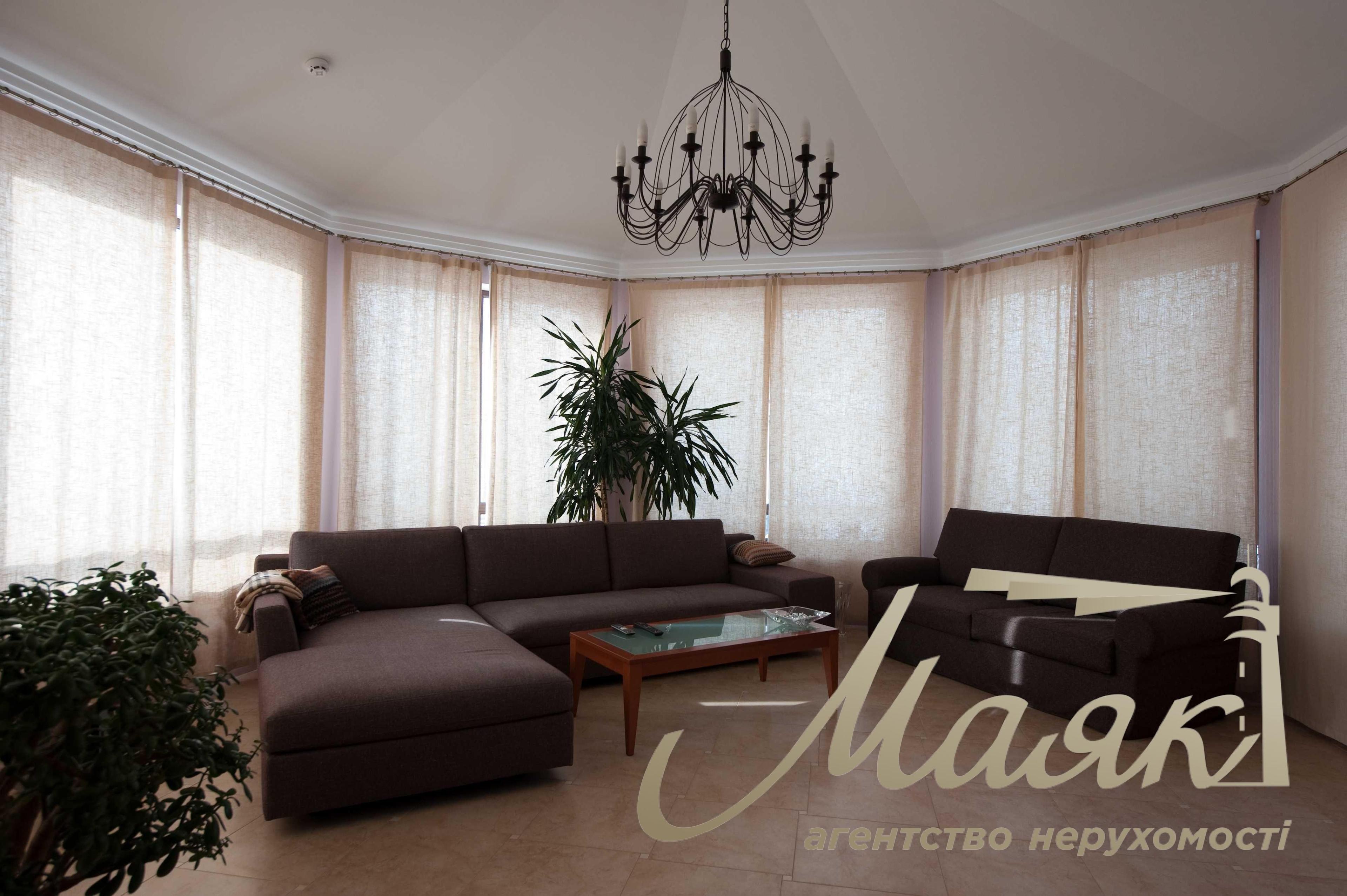 Оренда будинку 260м2 з басейном у Лісниках. КМ "Зелений Гай"