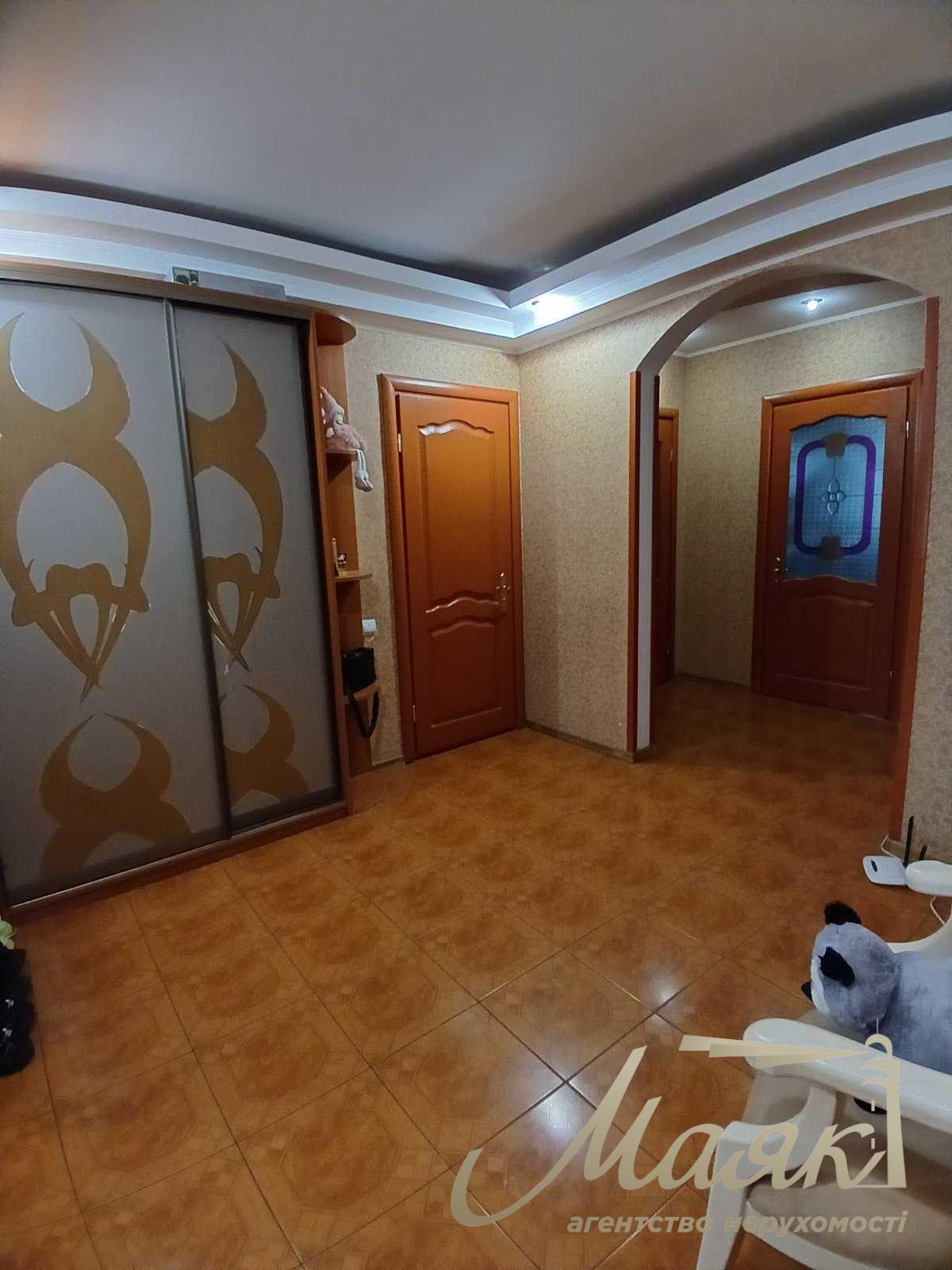 For sale 3k apartment, 110m2, vul.Akhmatovaї, 43