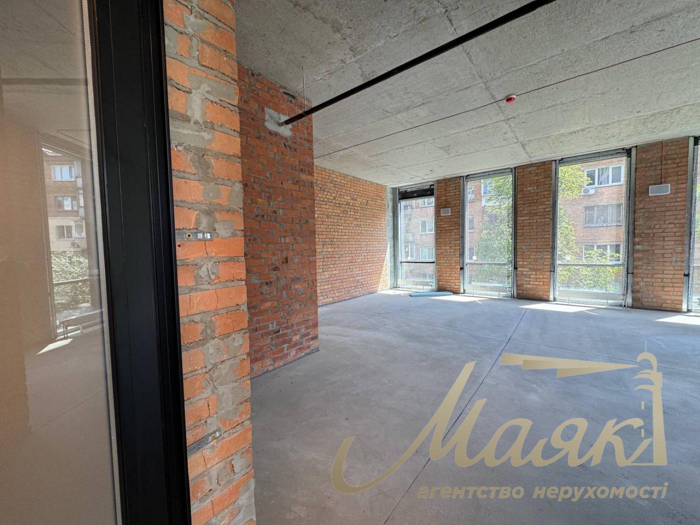 Оренда фасадного 110м2 приміщення ЖК Трініті вул. Тютюнника, 39/2