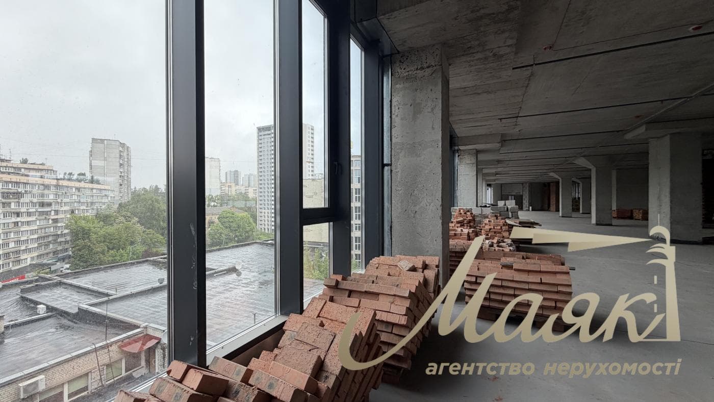 Продаж фасадного комерційного приміщення ЖК White Lines, вул. Васильківська