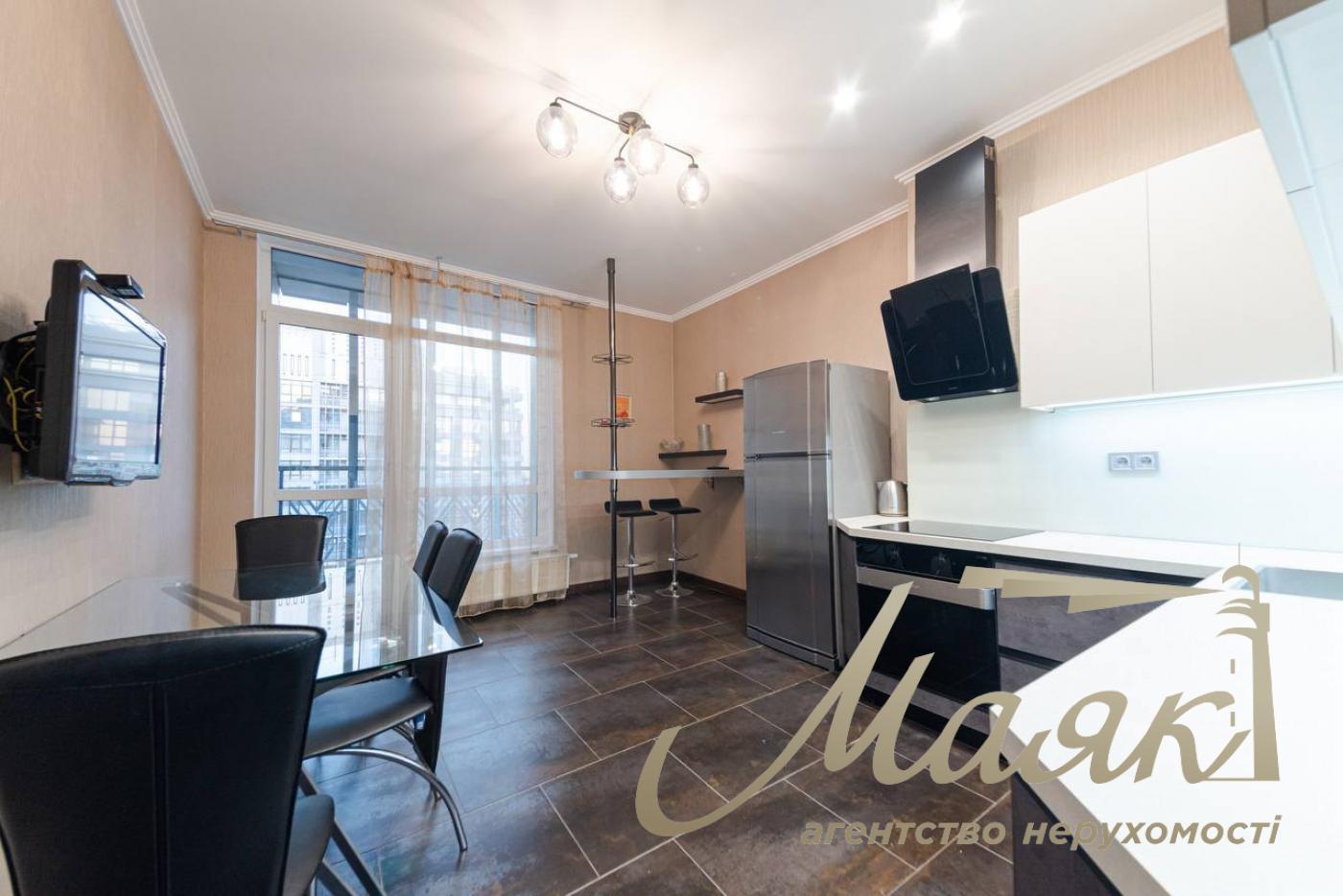 Rent 2-bedroom apartment 85m2 LCD Novopecherskie Lipki str. Andrey Verkhoglyada