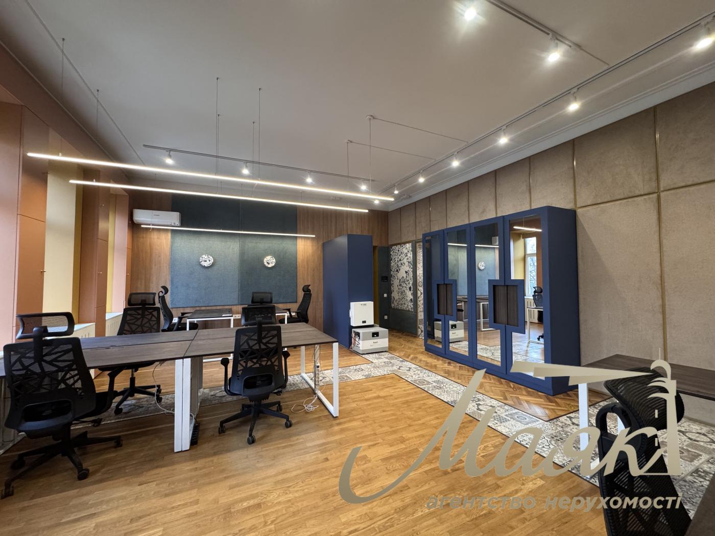 Аренда меблированного офиса 110 кв.м. на ул Владимирская 92