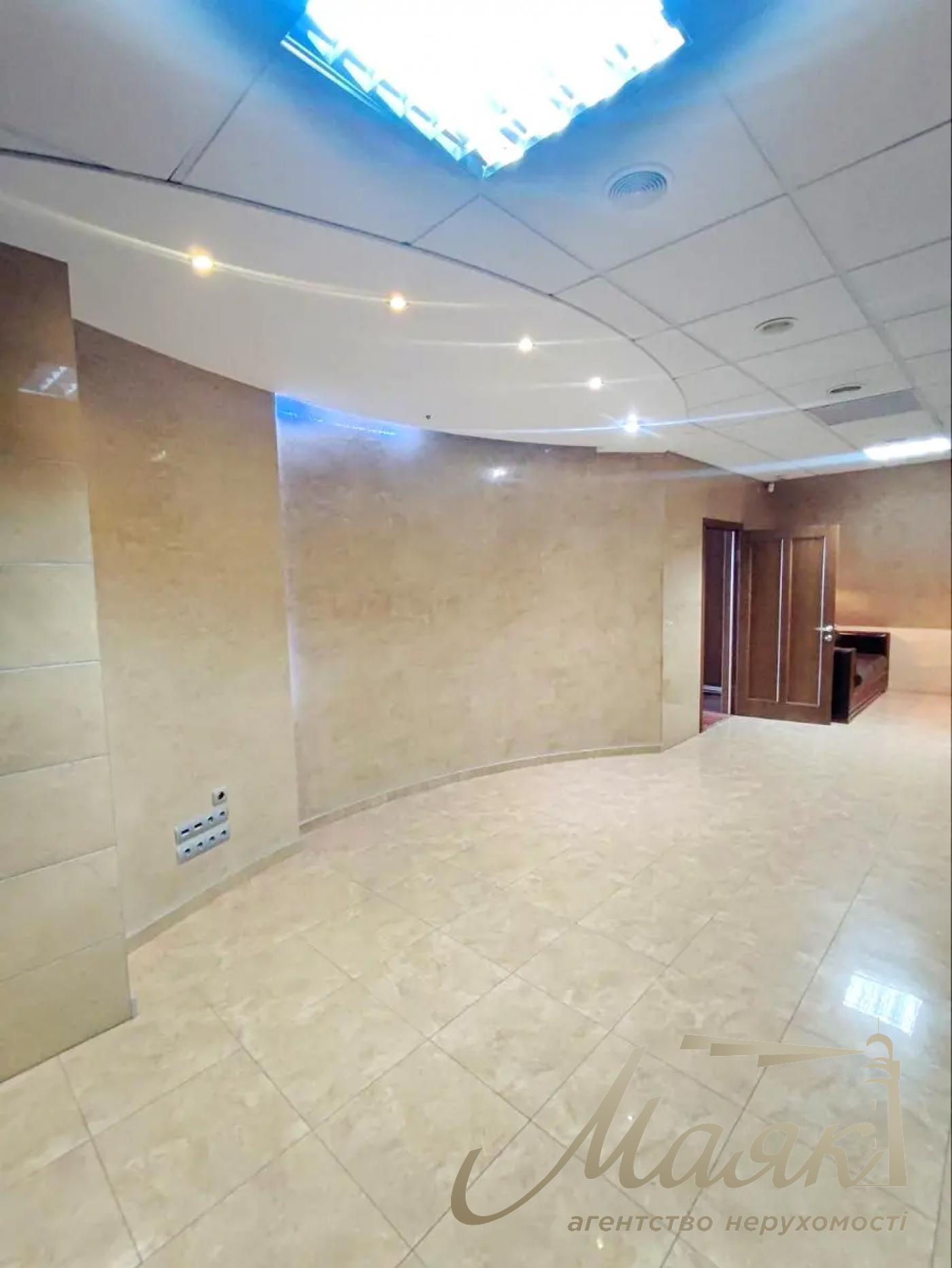 Оренда офісу 208 м2 у БЦ Сапфір, Хрестовий провулок 2, Печерський район.