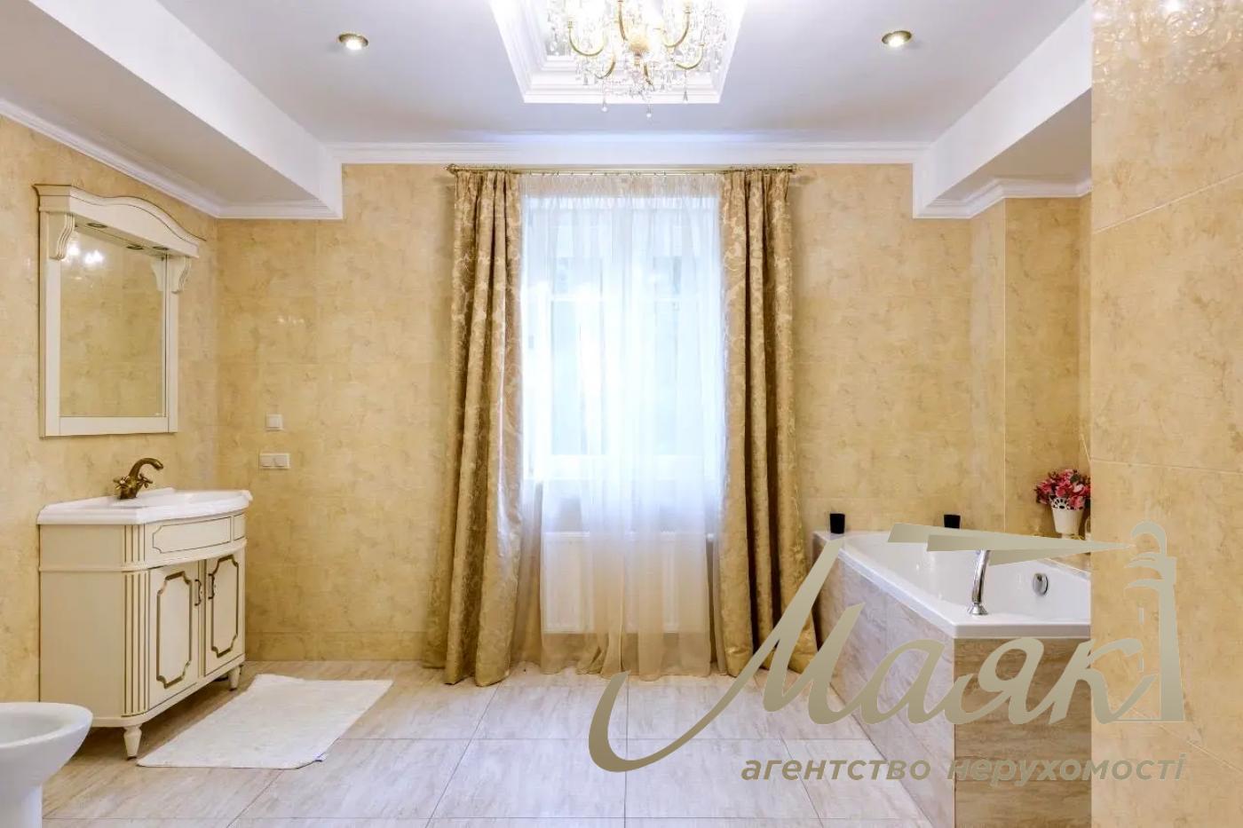 Оренда будинку в Конча-Заспі, КМ "Французьке містечко" 650 м² ділянка 30 соток вул. Лісова