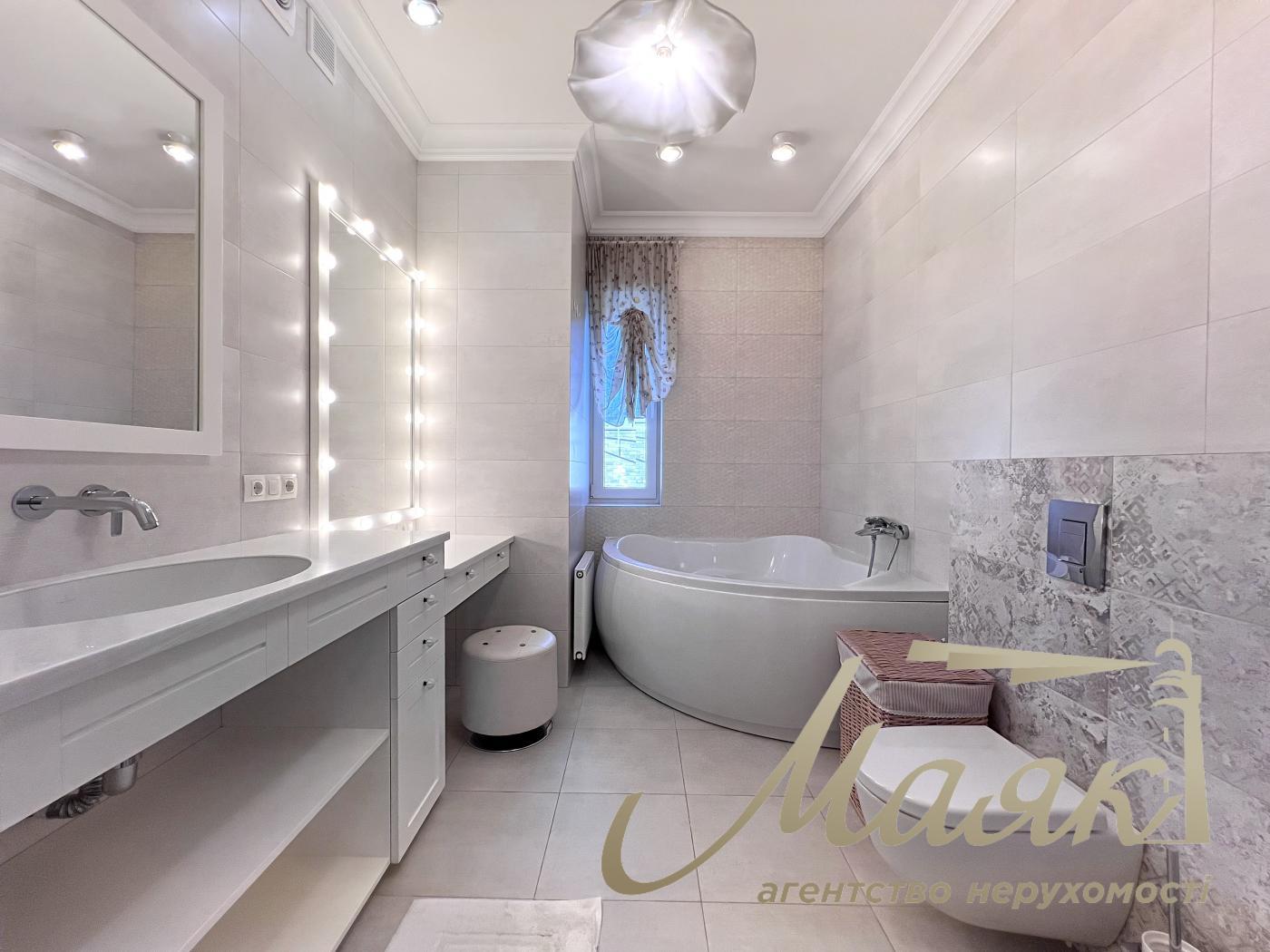 Rent 2-storey house 190m2, Goloseevsky district, Myshelovka