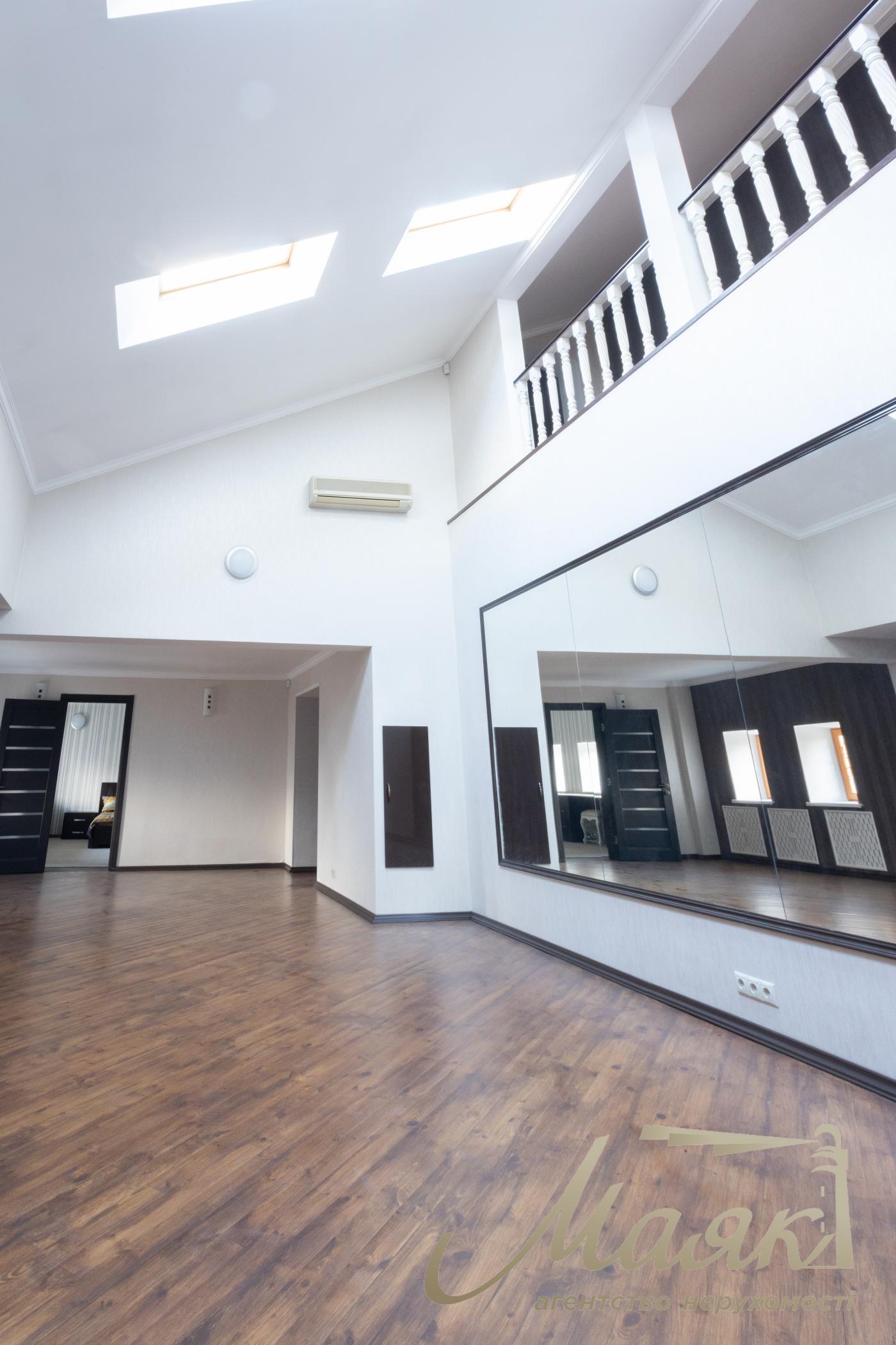 Продажа видового трехуровнего пентхауса 555м2, Ковпака 17, Нижний Печерск, метро Лыбедская