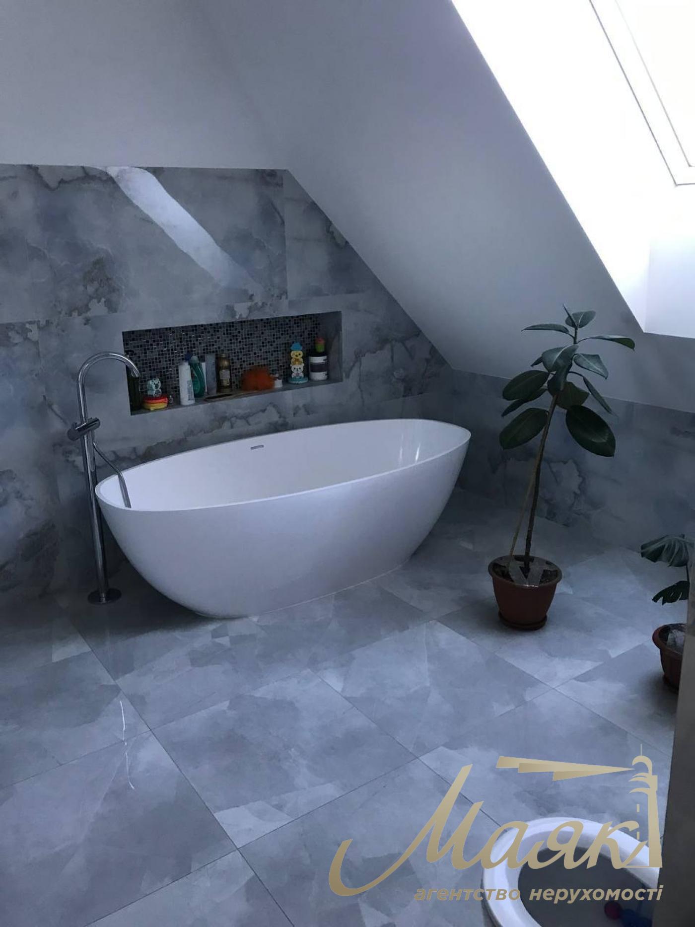 Аренда  дома 350м2 в Киеве, Голосеевкий район, Козин/Конча заспа