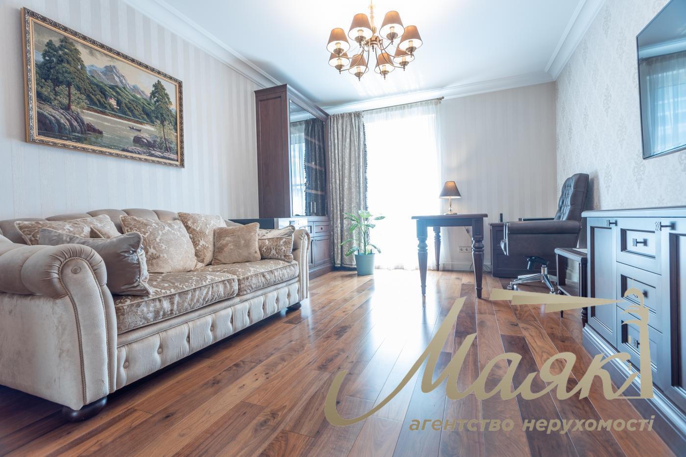 Sale 4k apartment with parking place in LCD Zverinetskyi, Pechersk, Kiev