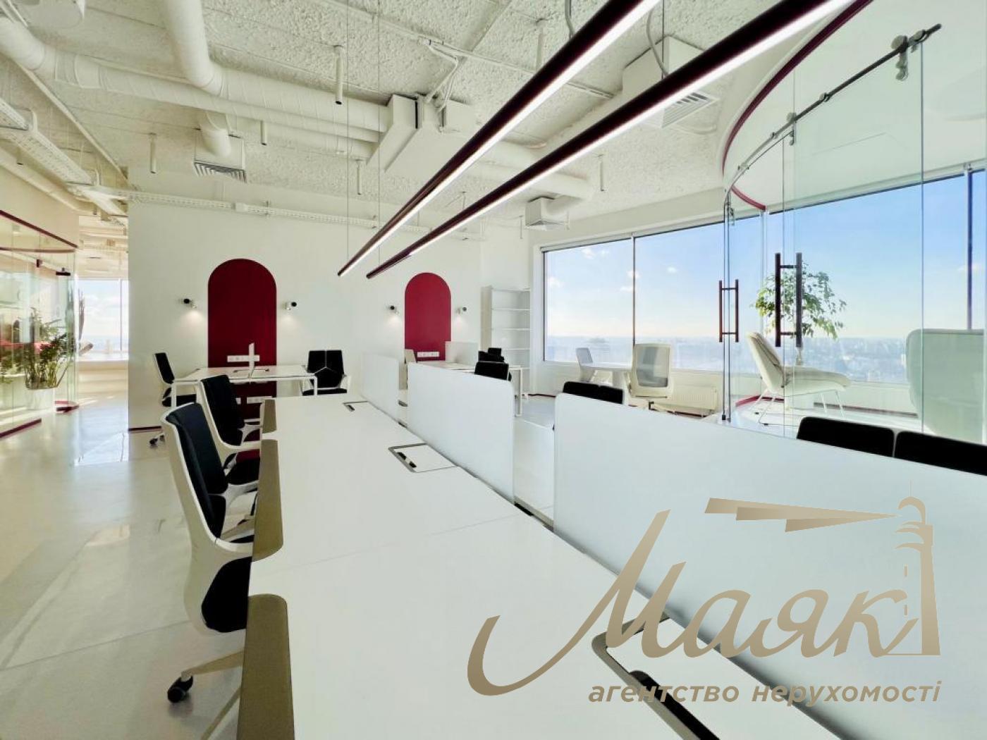 Office for rent 250 sq.m. Carnegie Tower, Pechersk