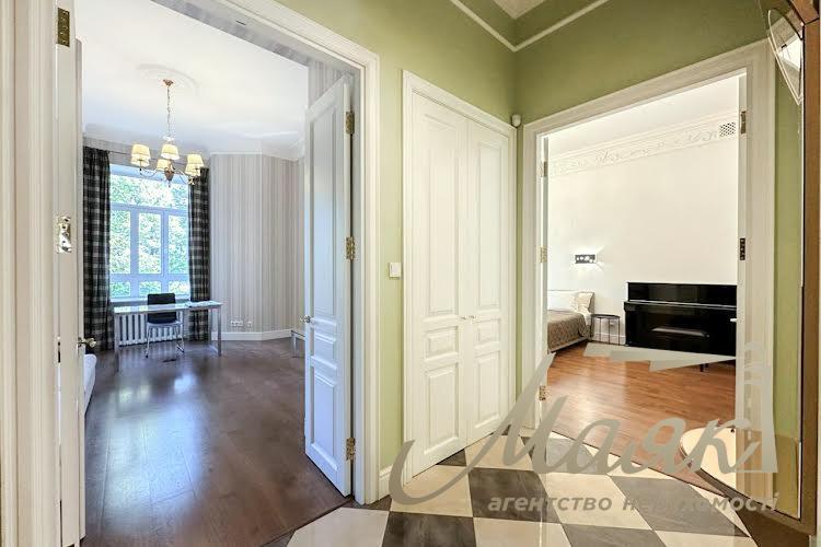 Rent 5 room apartment - Nazarovskaya (Vetrova) st. 19