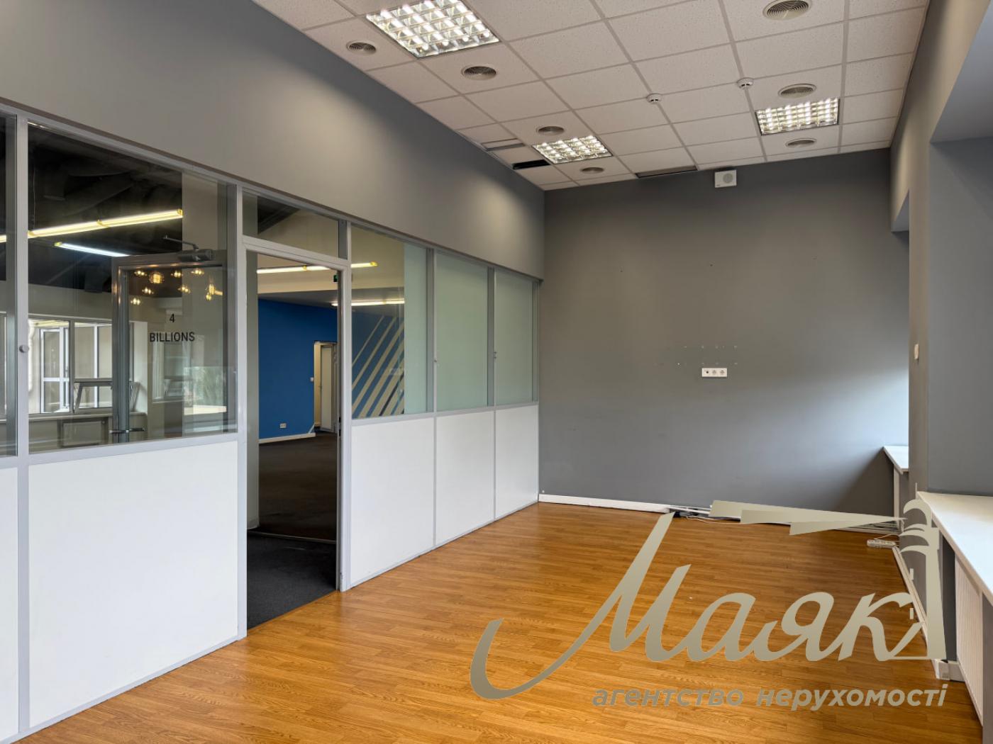 Оренда офісу 944 м2 у БЦ з ремонтом, терасою Олімпійська