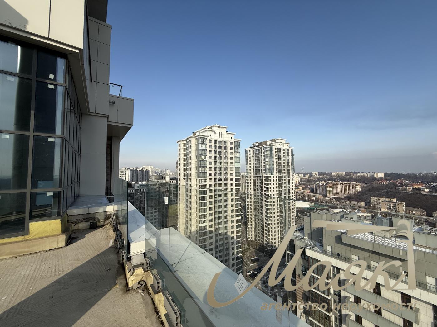 Sale of apartment/penthouse with view in residential complex Novopecherskie Lipki, Andreya Verkhoglyada street, Pechersky district, Kyiv