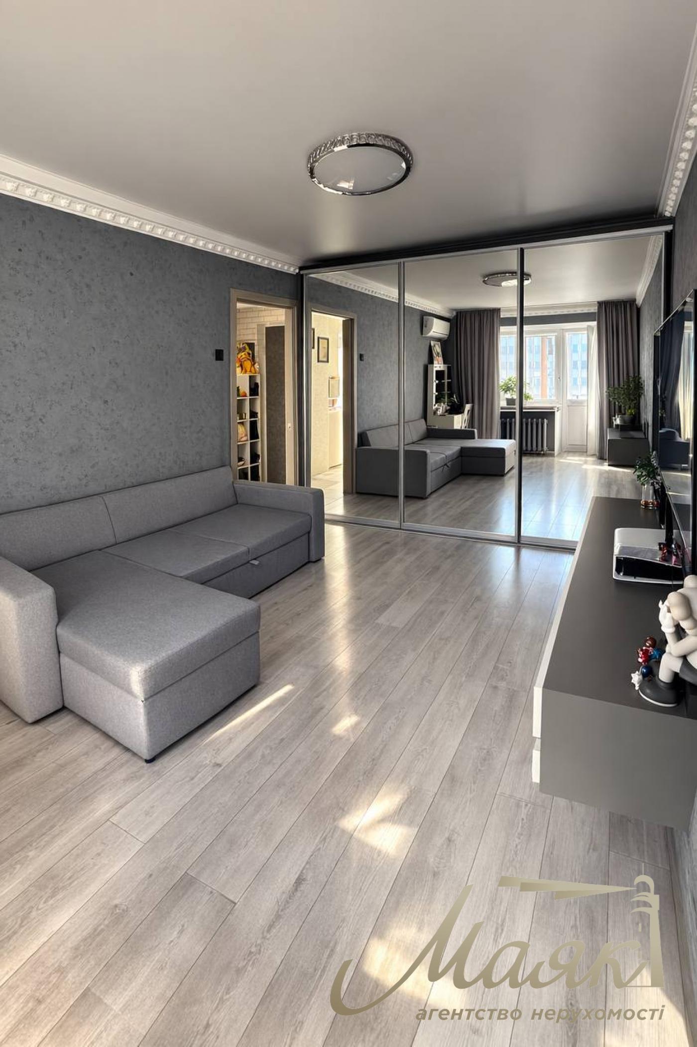 Продаж 1 кімнатної квартири по вул. Набережно-Корчуватська, Голосіївський район.