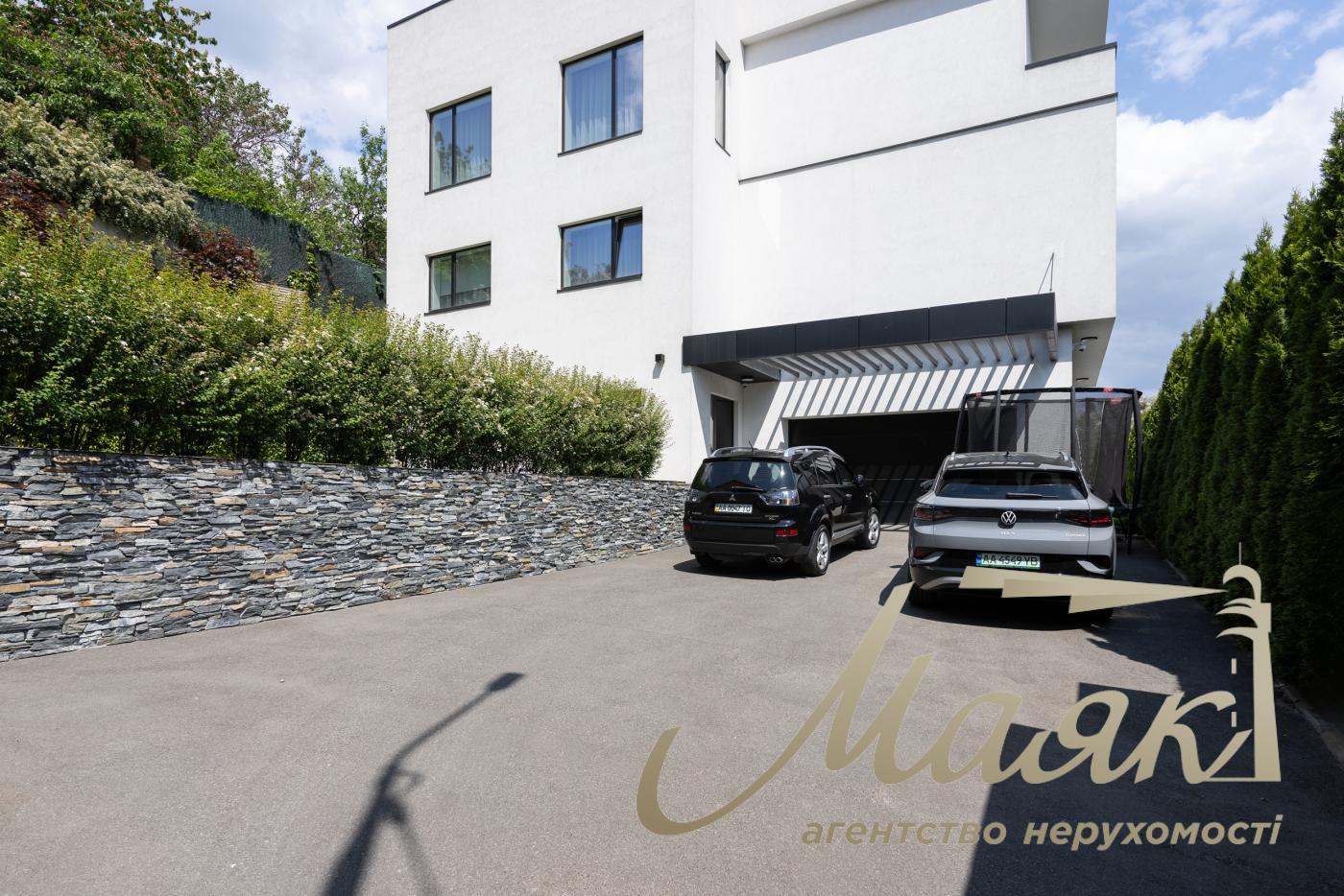 Продаж будинку на Батиєвій горі з розкішним краєвидом, Київ, Центр.