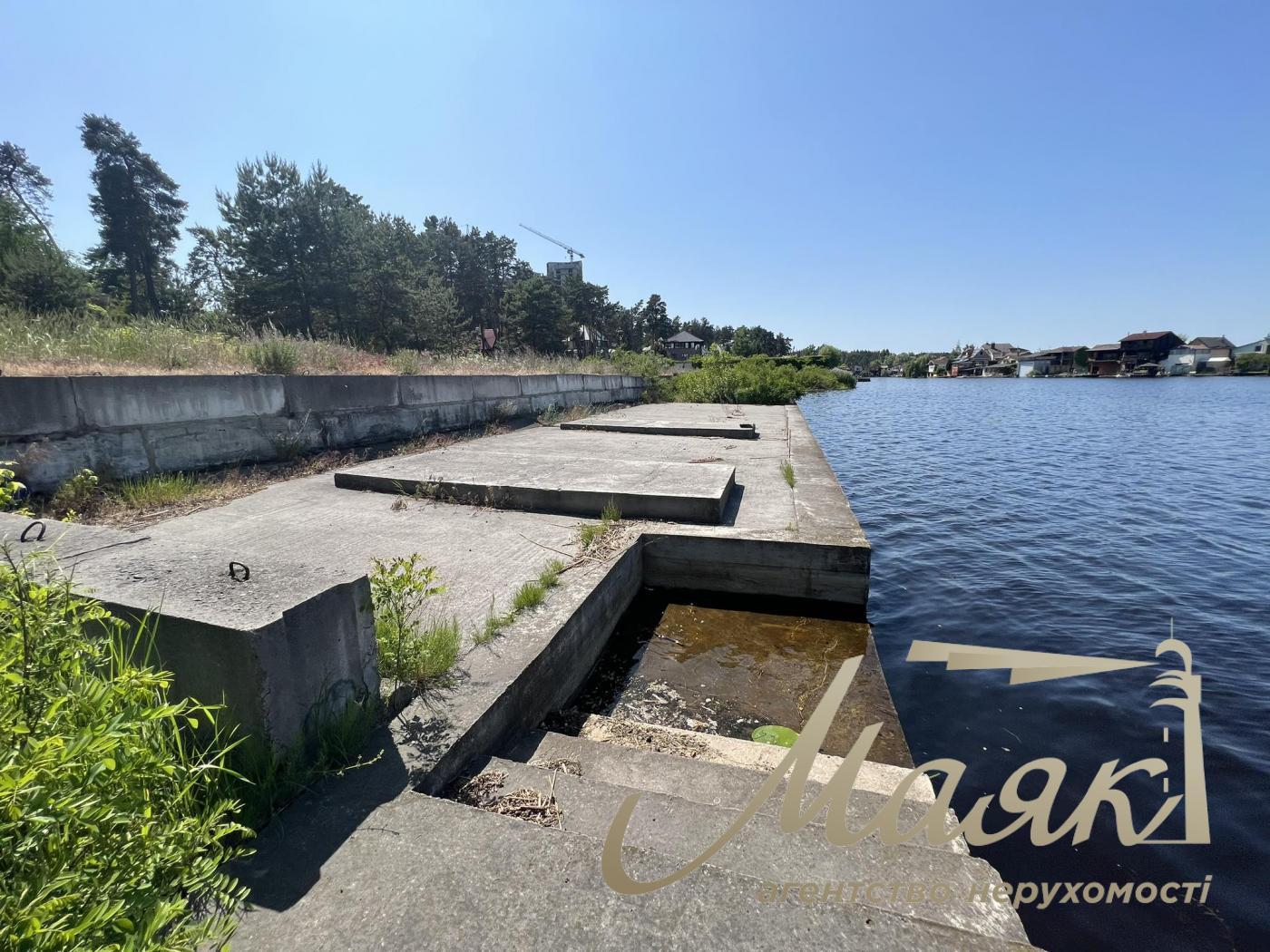Sale of a plot with access to the Dnieper river. Kozin village. Dam