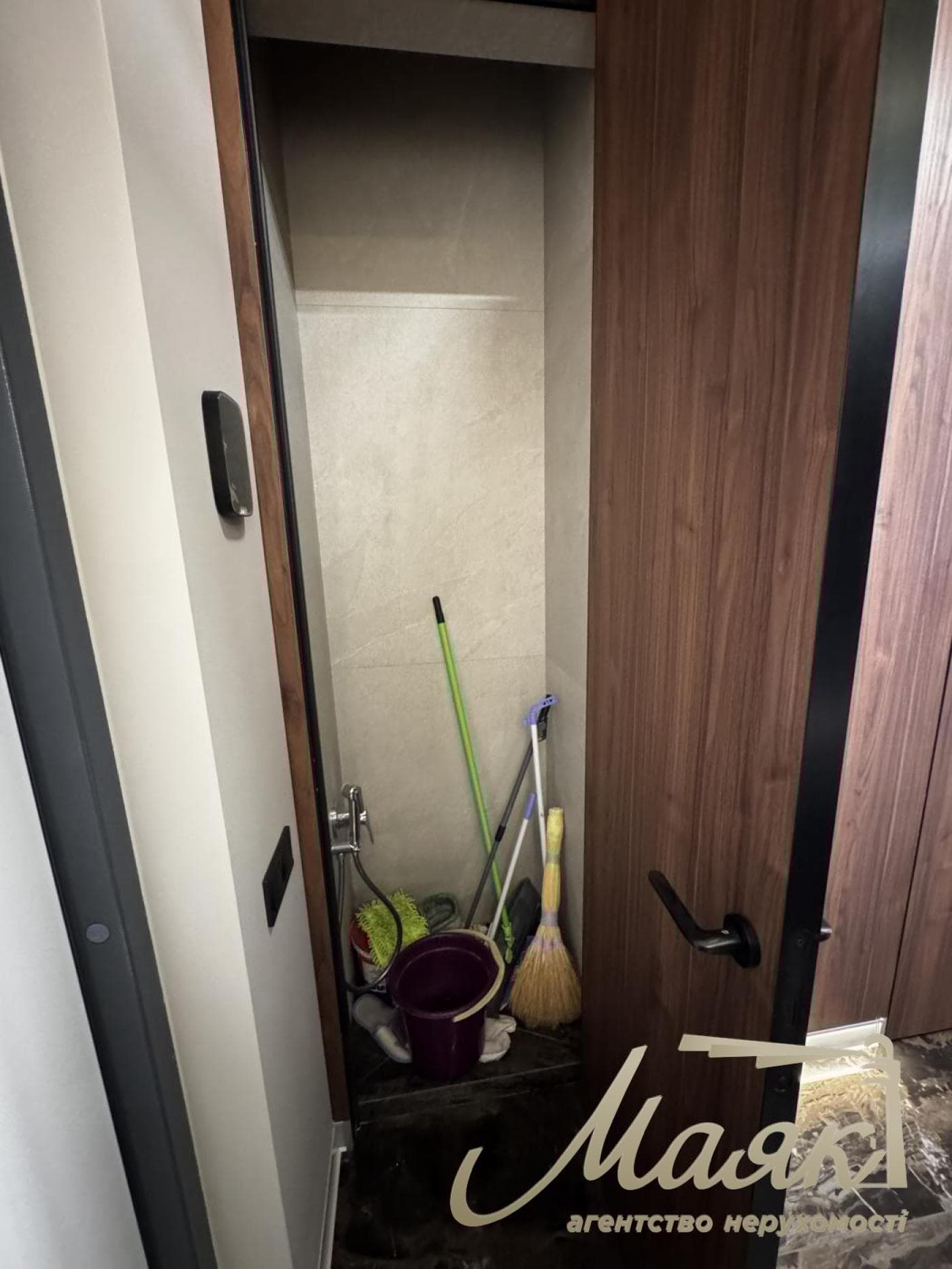 Rent 3 bedroom apartment in LCDDelmar, 90m, Pechersk