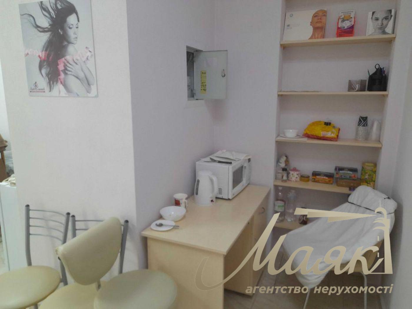 Оренда фасадного приміщення улю Фізкультури, Печерськ